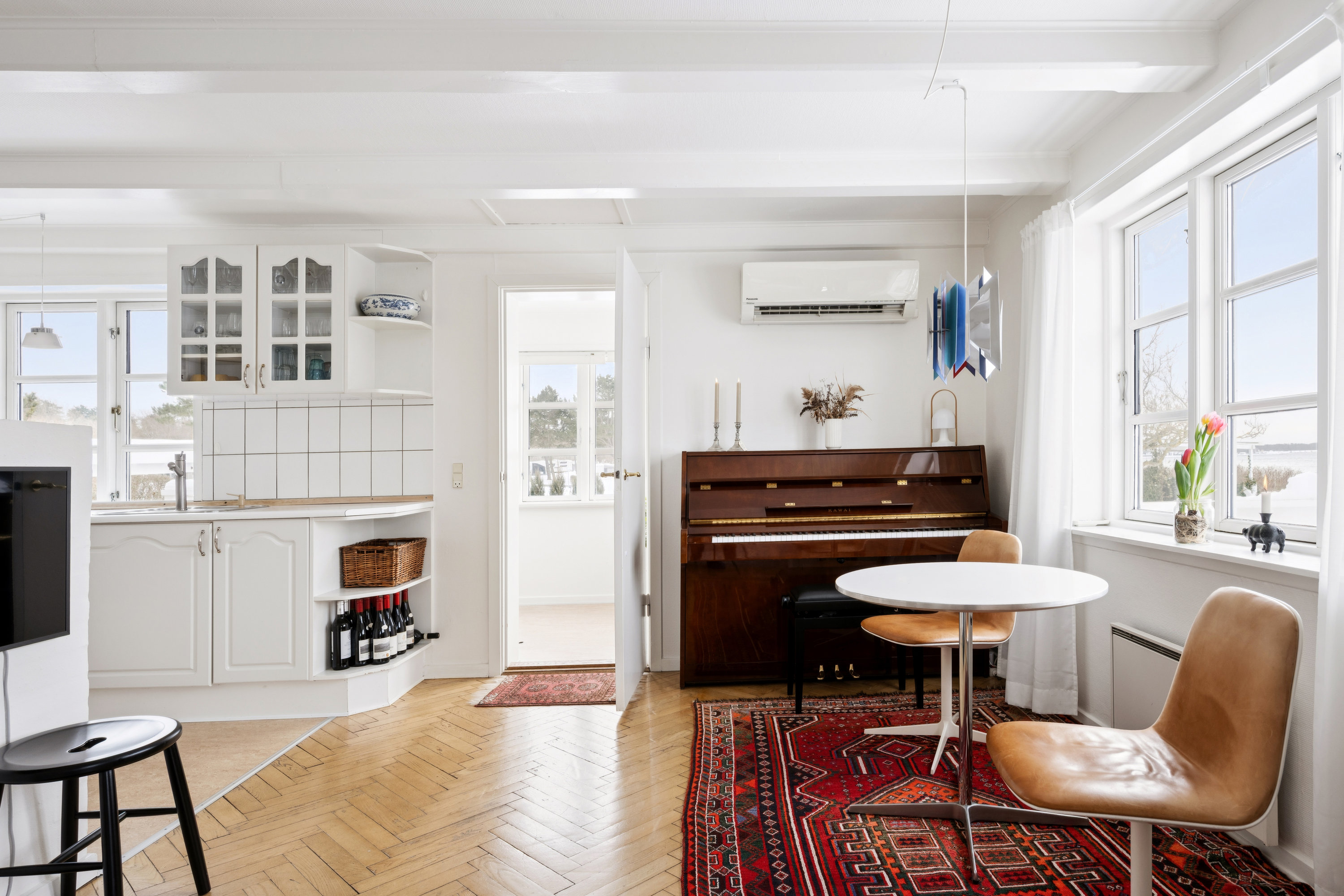 Fremhævet stue billede i fuldskærmstilstand. Billede af Vibæk Strandvej 7, 8400 Ebeltoft