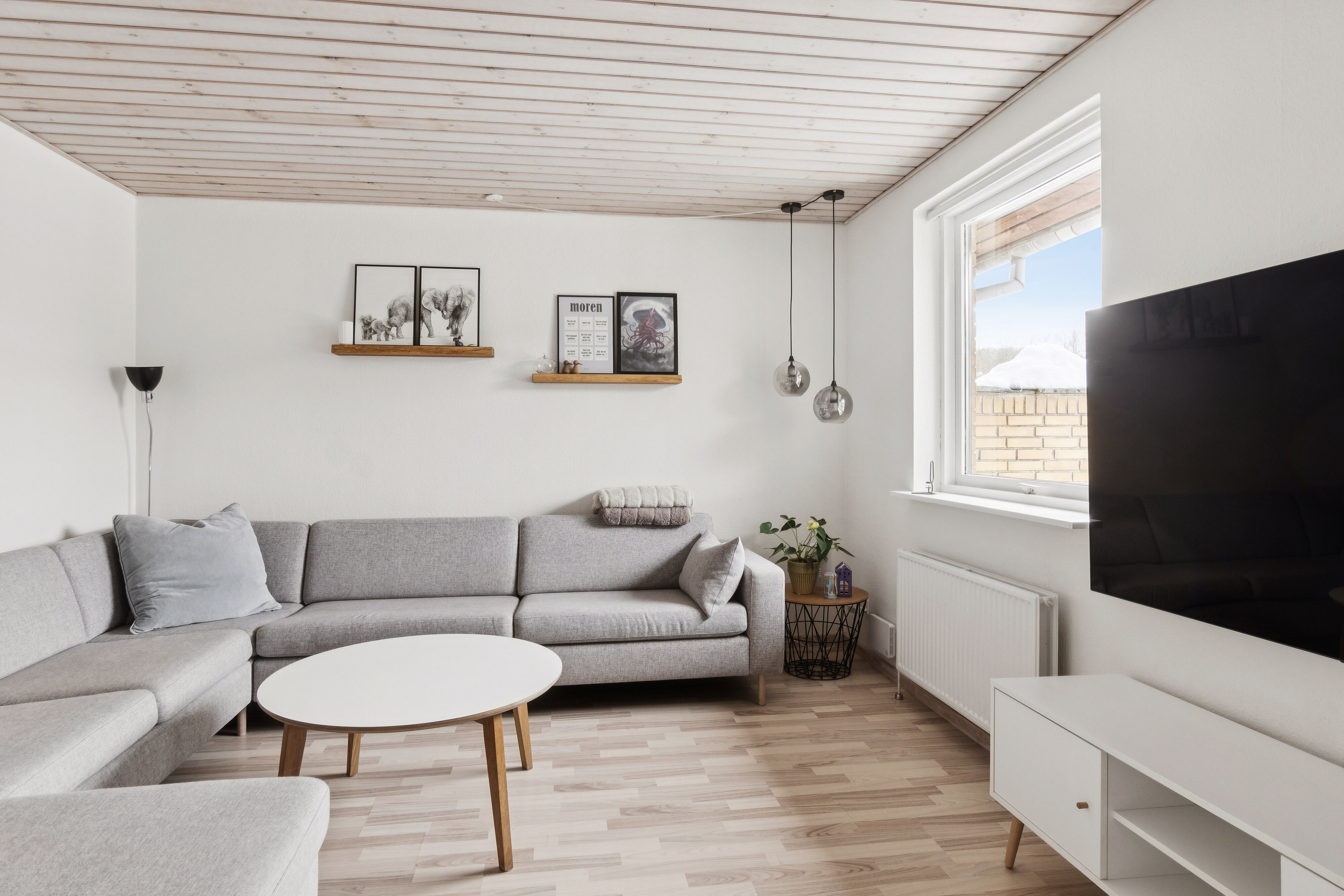 Fremhævet stue billede i fuldskærmstilstand. Billede af Snedronningvej 14, 4200 Slagelse