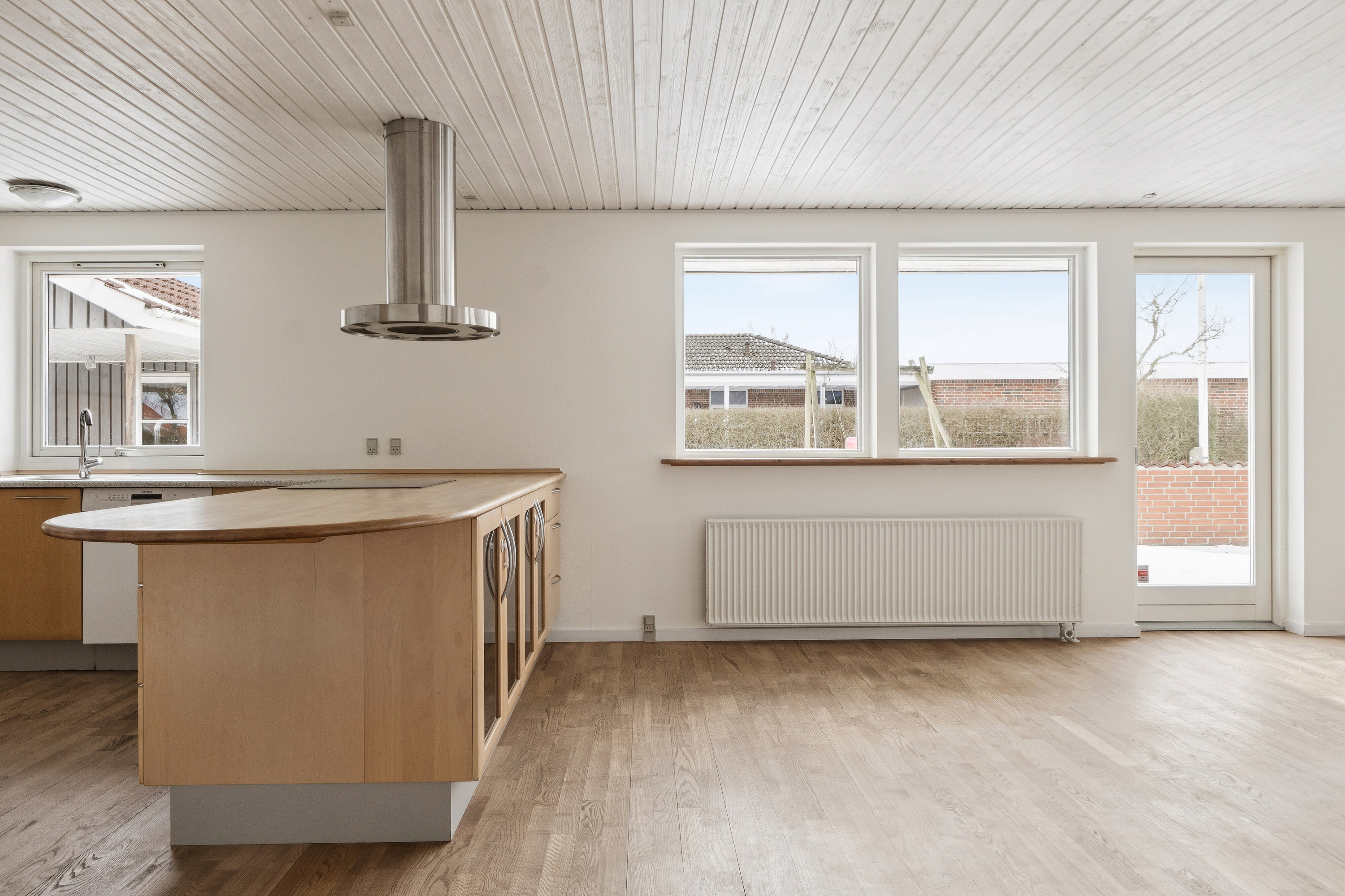 Fremhævet køkken billede i fuldskærmstilstand. Billede af Rugvænget 33, 9870 Sindal