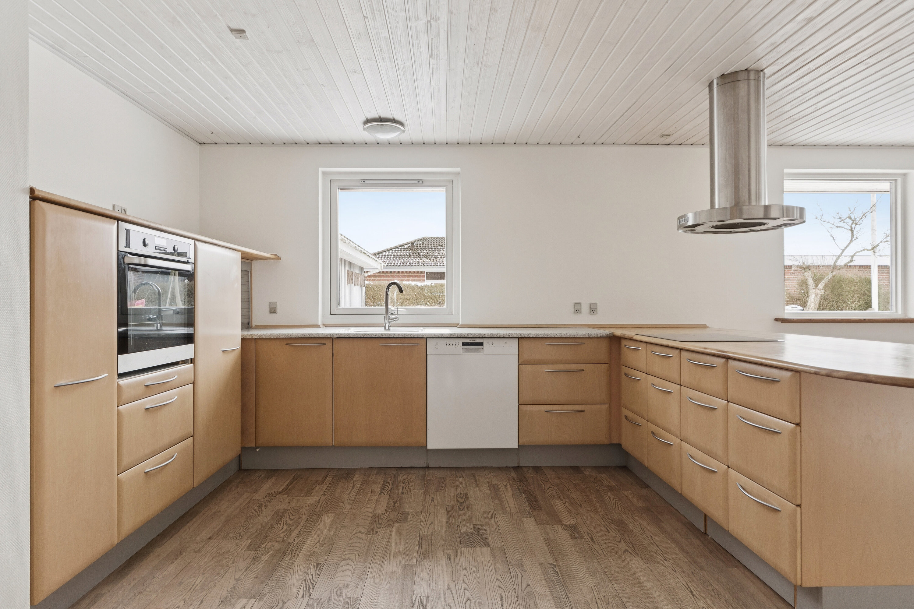 Miniaturebillede 2: køkken. Billede af Rugvænget 33, 9870 Sindal