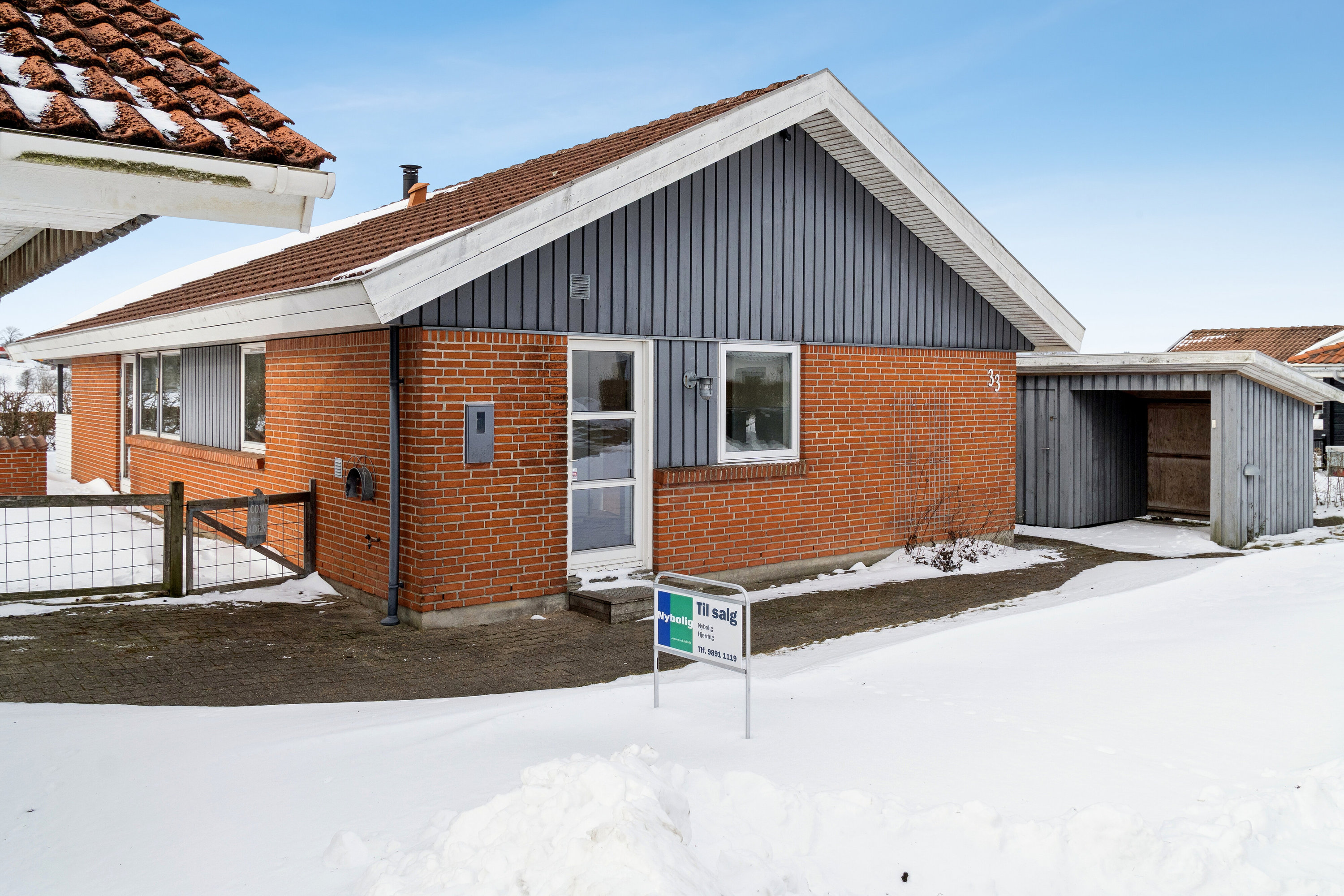 Fremhævet set fra haven billede i fuldskærmstilstand. Billede af Rugvænget 33, 9870 Sindal