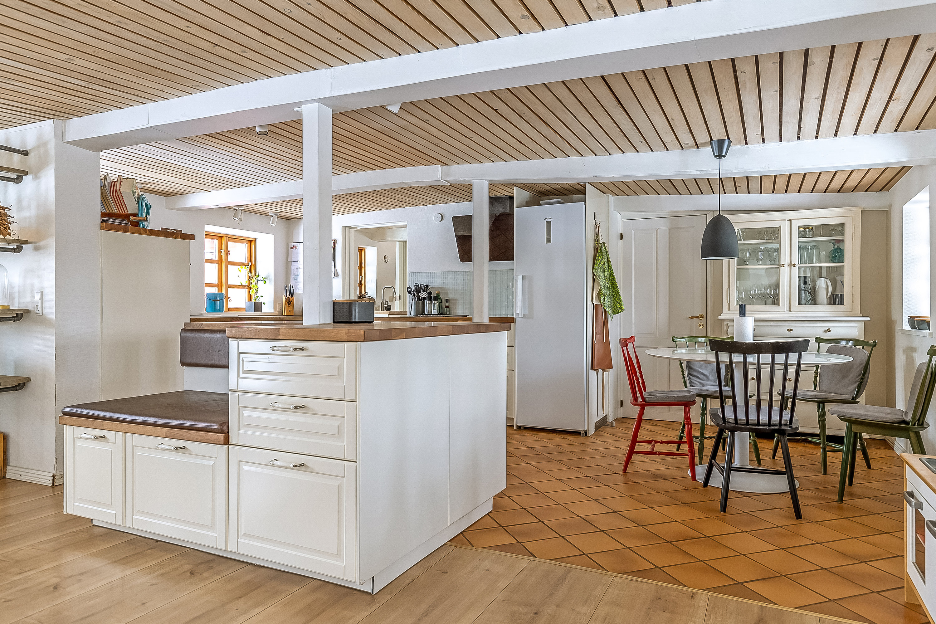 Fremhævet køkken billede i fuldskærmstilstand. Billede af Brakker Stationsvej 15, Brakker, 6040 Egtved