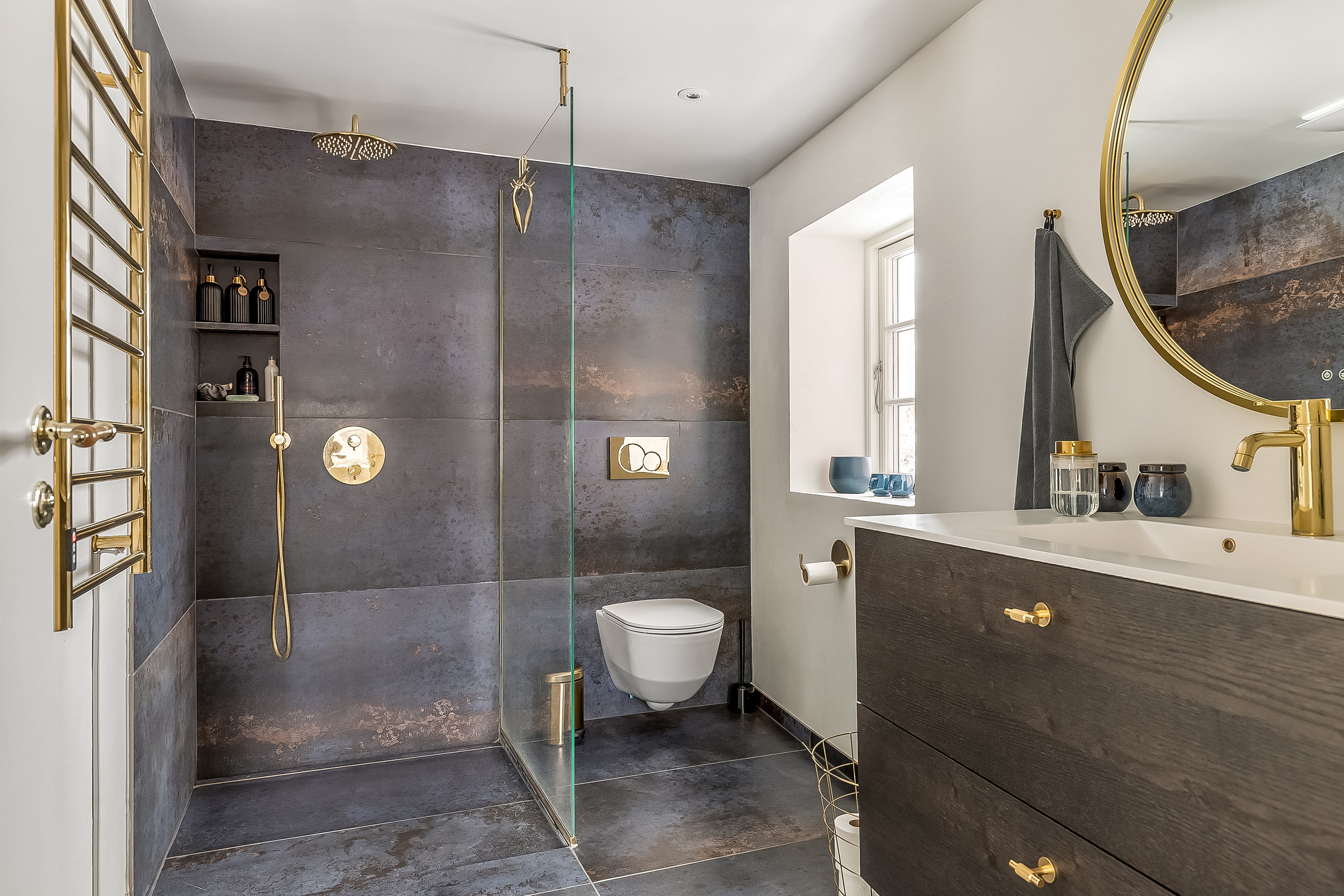 Fremhævet badeværelse billede i fuldskærmstilstand. Billede af Brakker Stationsvej 15, Brakker, 6040 Egtved