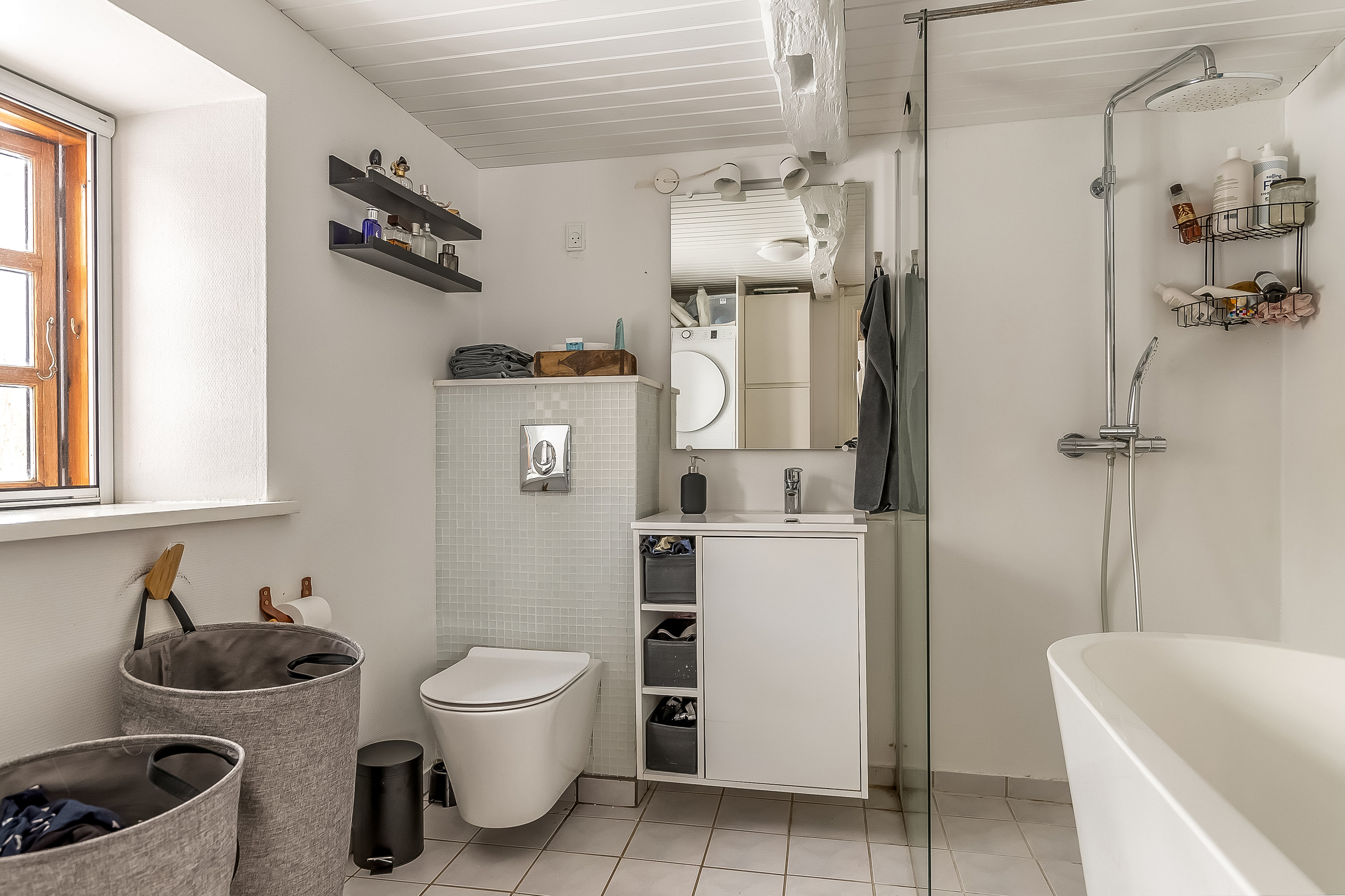 Fremhævet badeværelse billede i fuldskærmstilstand. Billede af Brakker Stationsvej 15, Brakker, 6040 Egtved