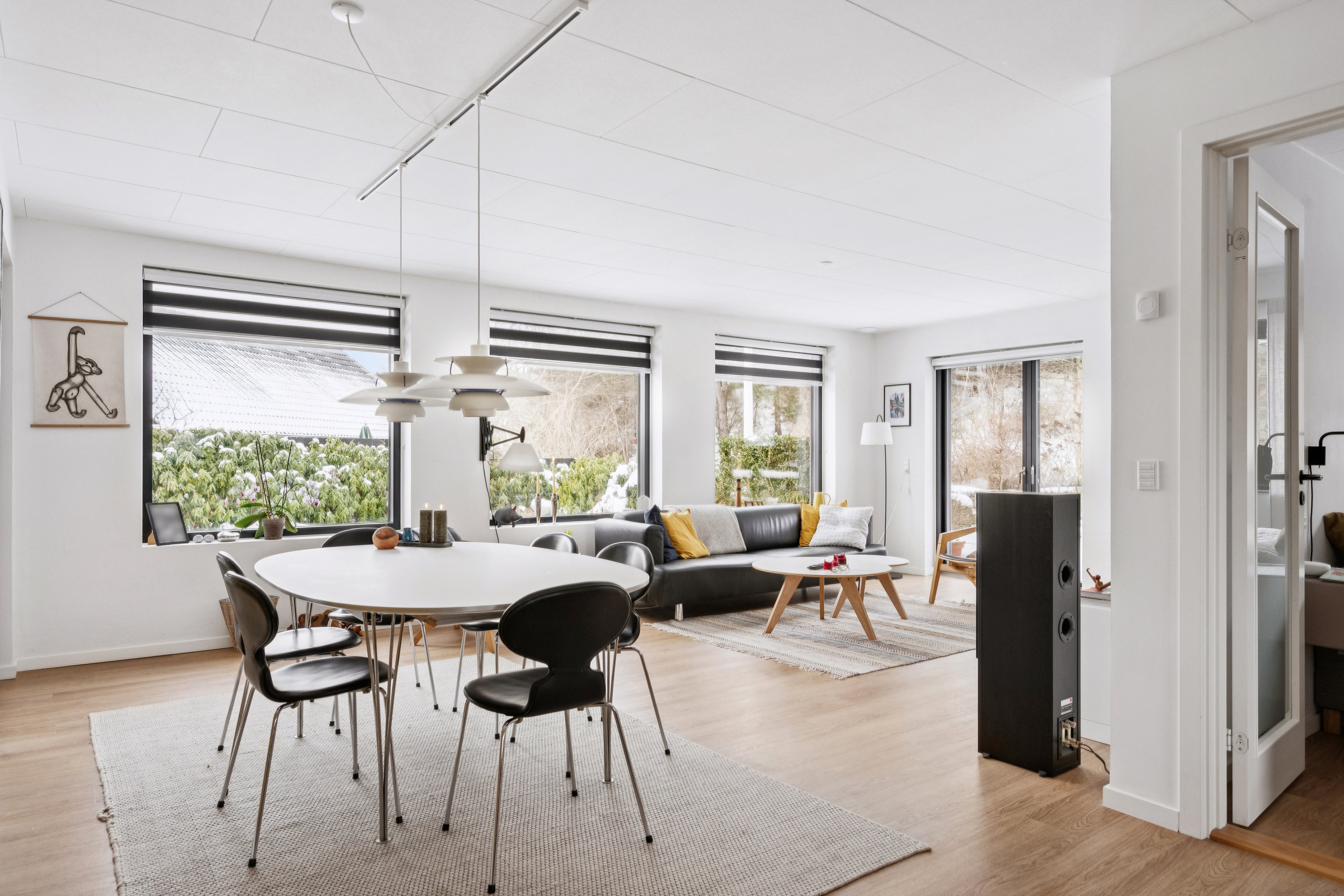 Fremhævet stue billede i fuldskærmstilstand. Billede af Skelhøjevej 13, 8400 Ebeltoft