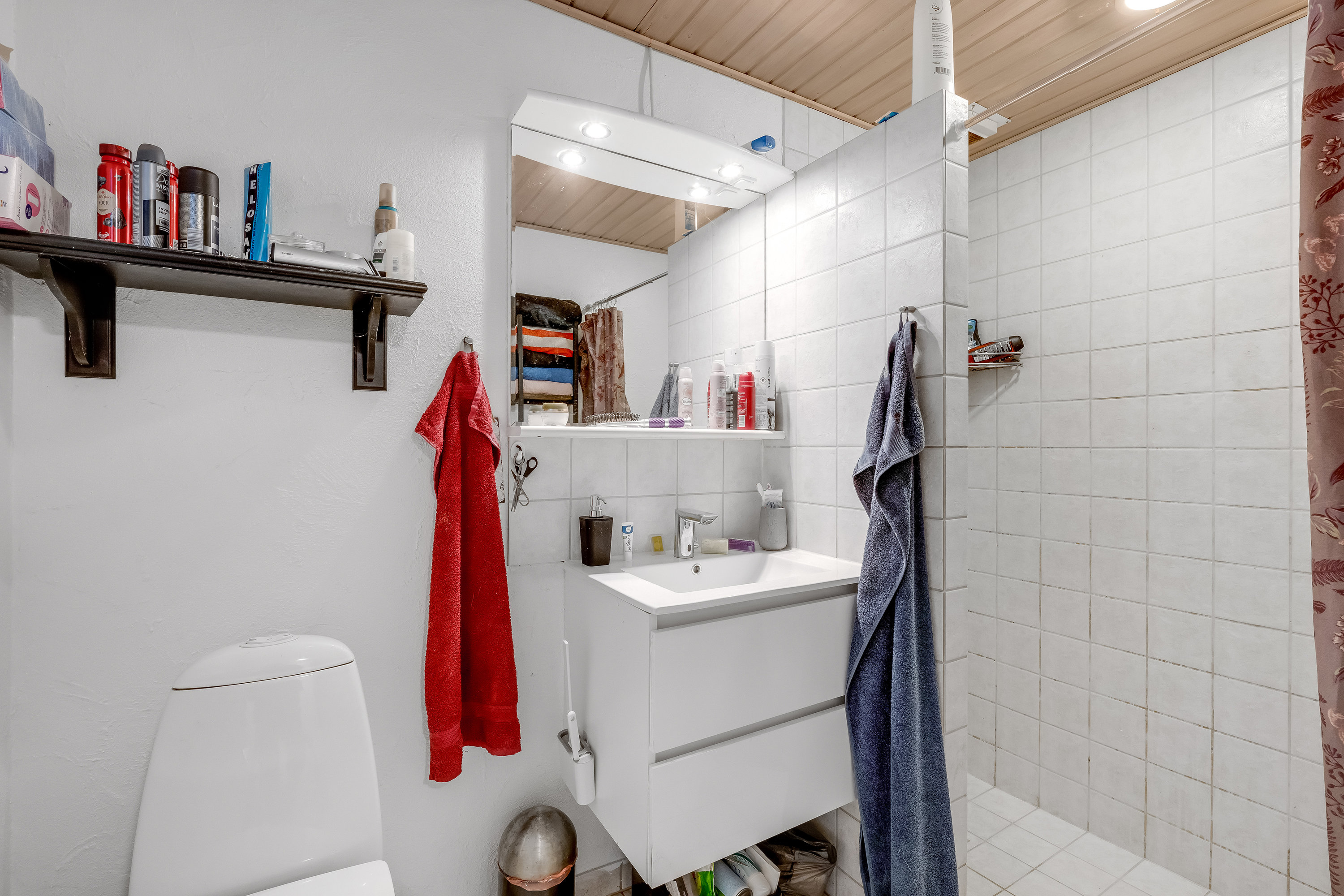 Fremhævet badeværelse billede i fuldskærmstilstand. Billede af Blåkildevej 1, 6880 Tarm