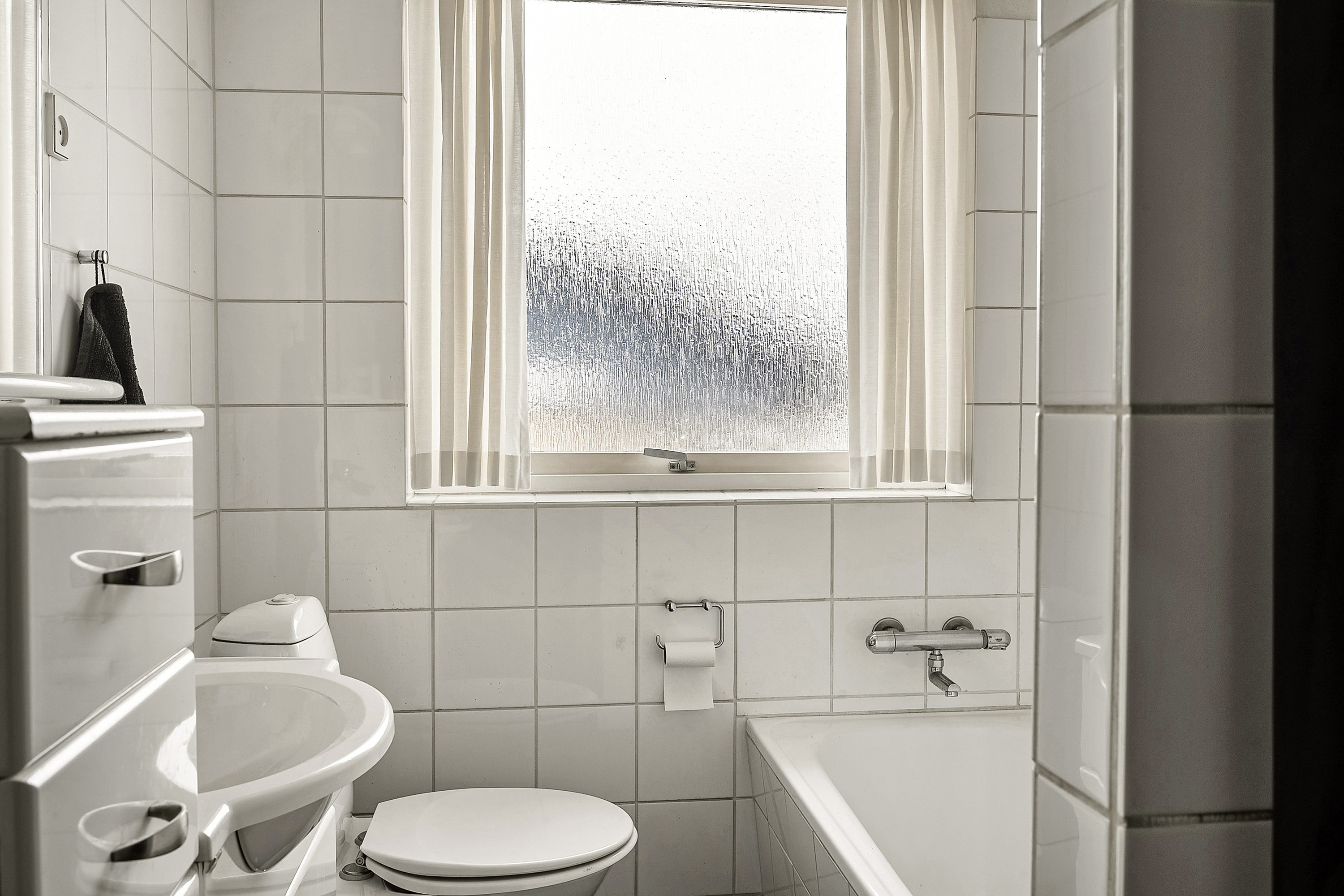 Fremhævet badeværelse billede i fuldskærmstilstand. Billede af Højvangen 40, 8700 Horsens