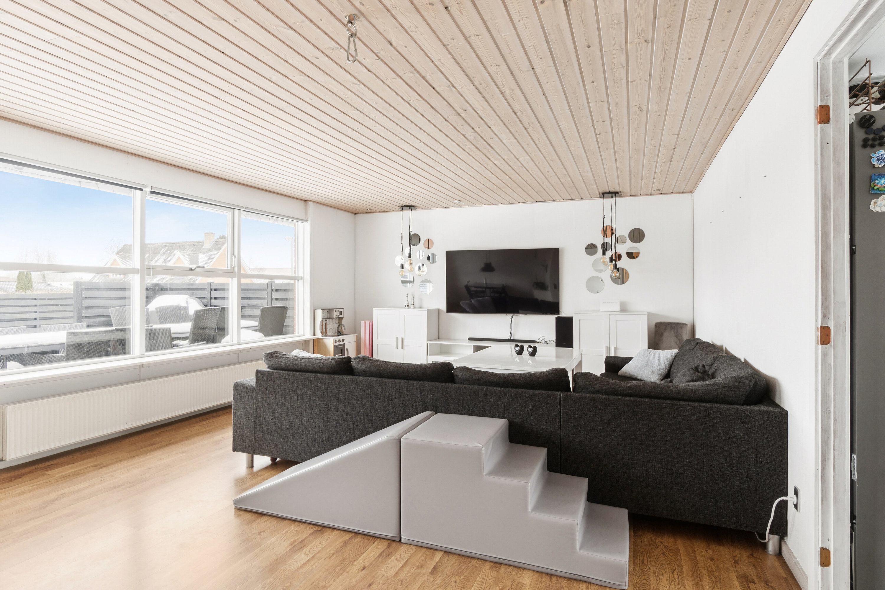 Fremhævet stue billede i fuldskærmstilstand. Billede af Møllemarksvej 8, 4291 Ruds Vedby