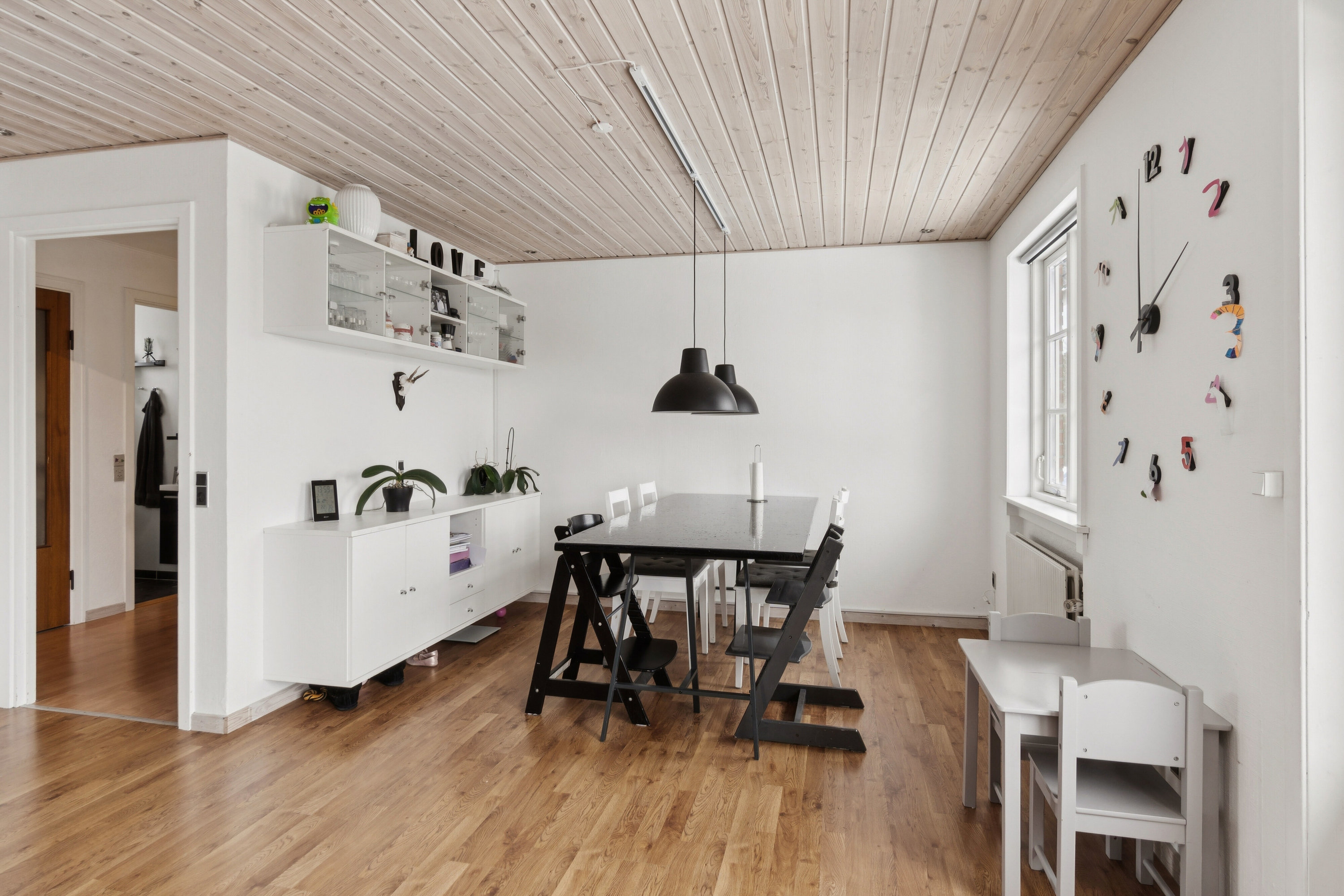 Fremhævet spisestue billede i fuldskærmstilstand. Billede af Møllemarksvej 8, 4291 Ruds Vedby