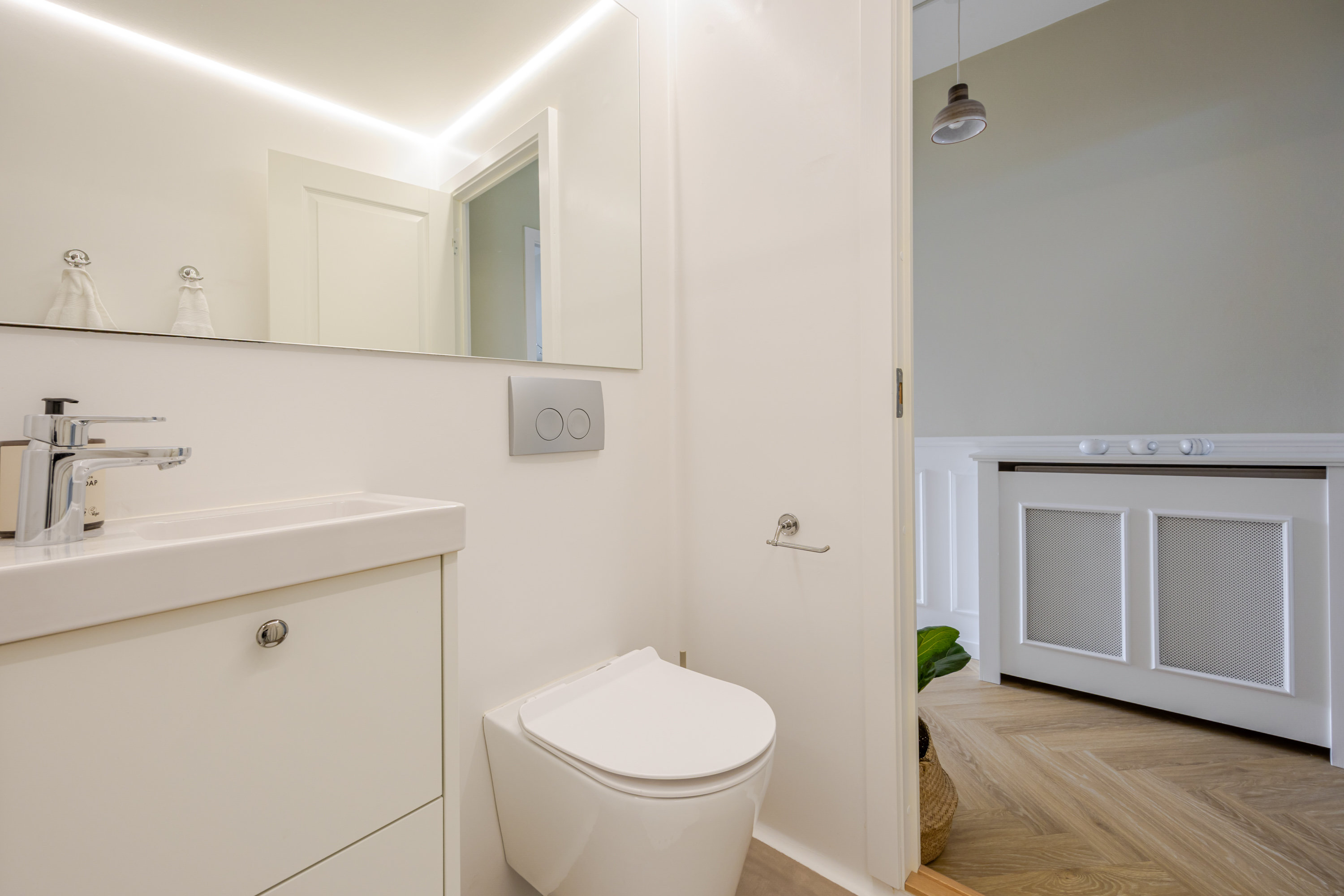 Fremhævet badeværelse billede i fuldskærmstilstand. Billede af Peter Ipsens Allé 1, 4. 19., 2400 København NV