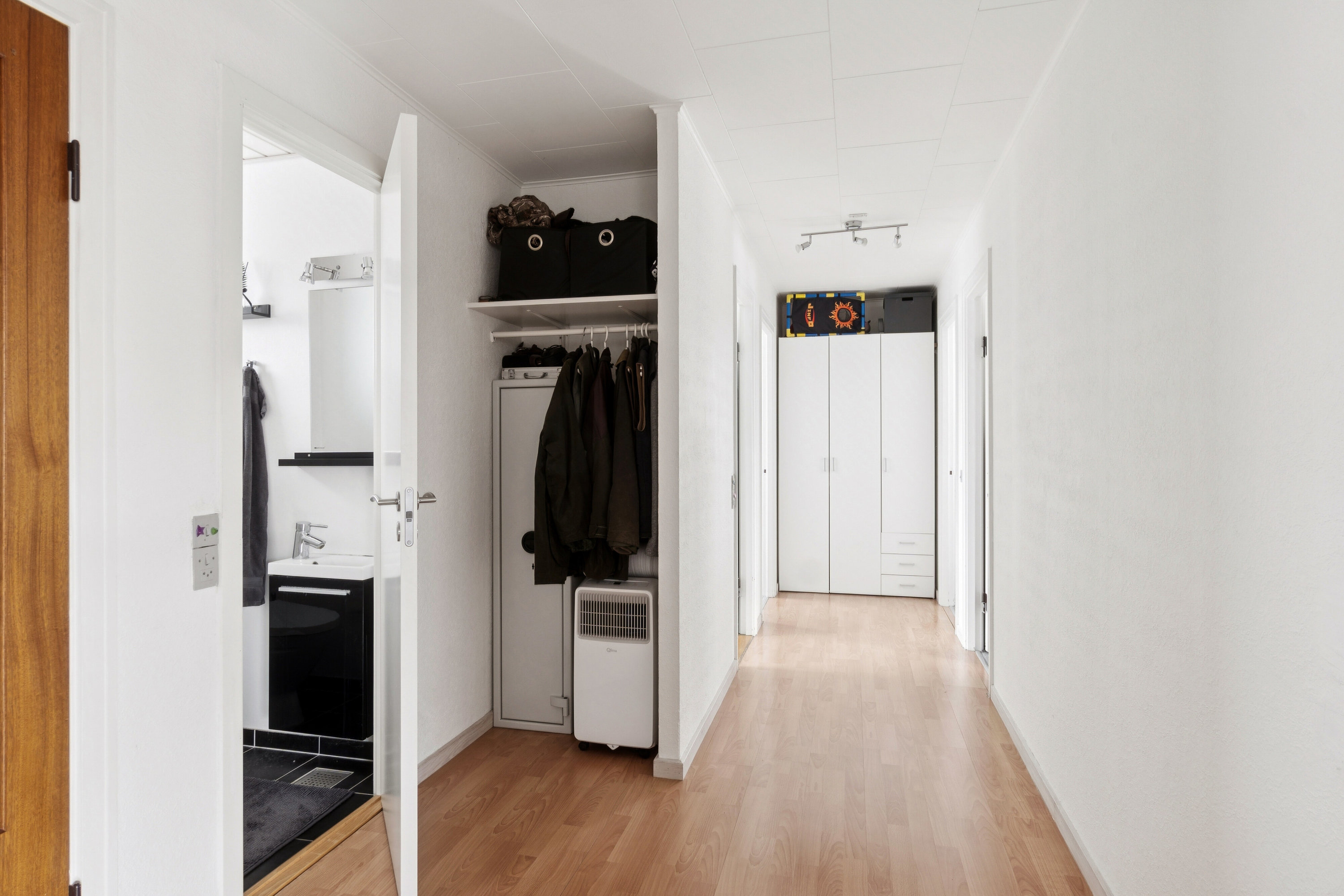 Fremhævet gang billede i fuldskærmstilstand. Billede af Møllemarksvej 8, 4291 Ruds Vedby