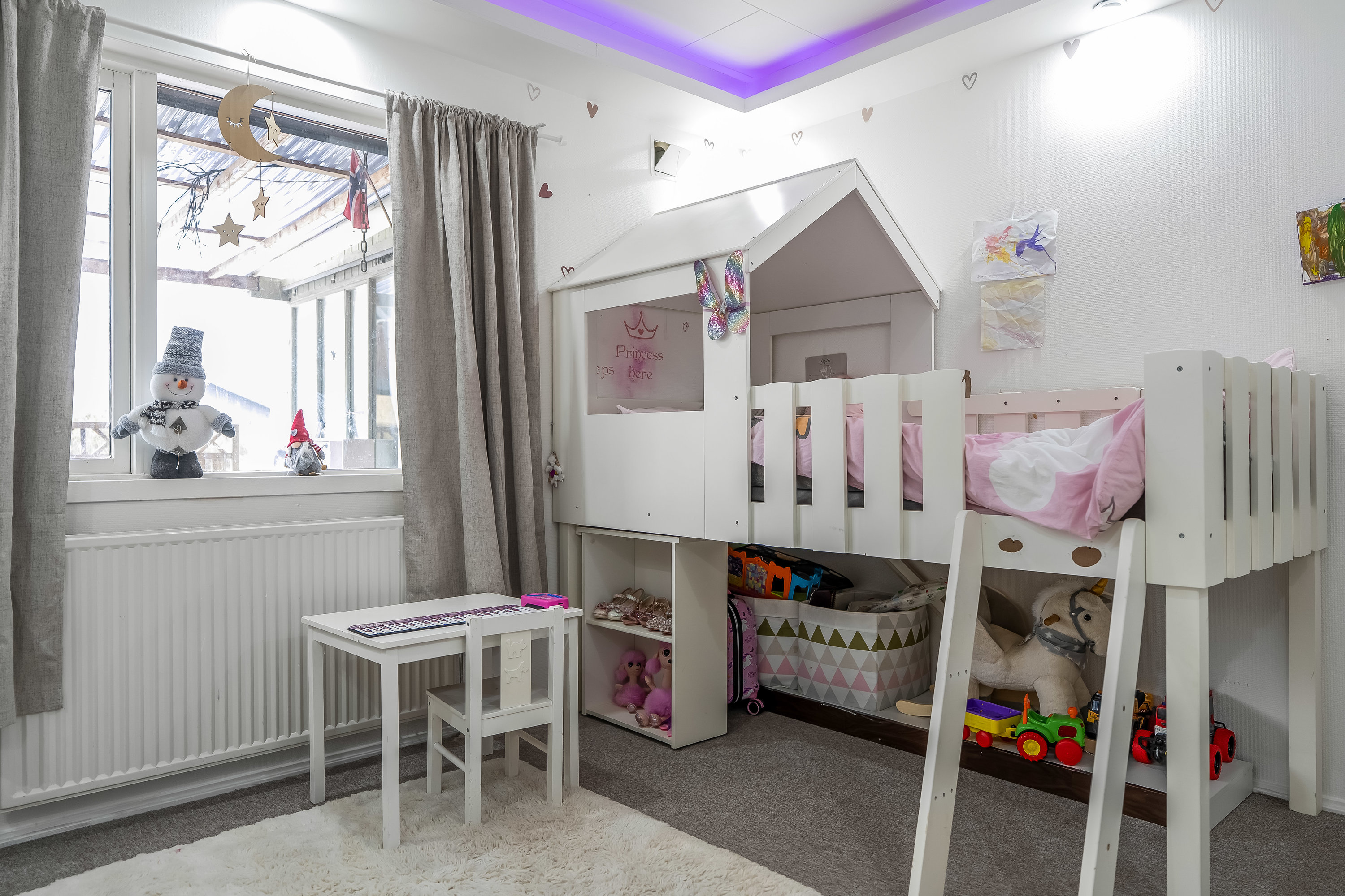 Fremhævet værelse billede i fuldskærmstilstand. Billede af Enghavegårdsvej 22, Nørre Herlev, 3400 Hillerød