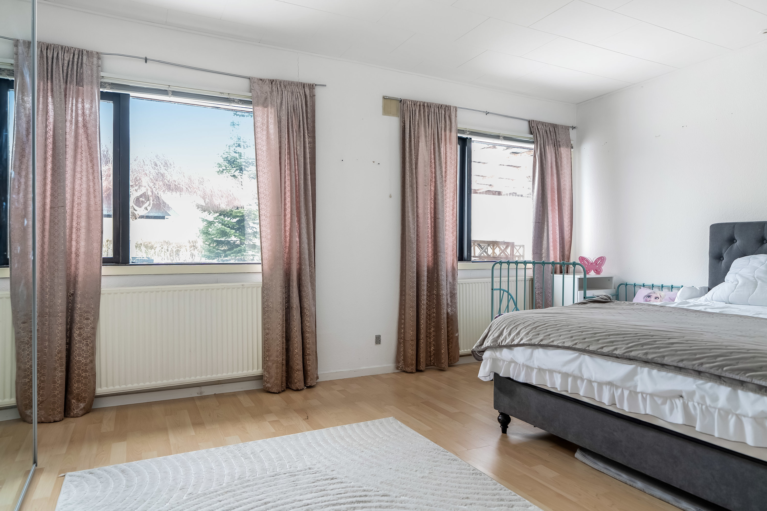 Fremhævet soveværelse billede i fuldskærmstilstand. Billede af Enghavegårdsvej 22, Nørre Herlev, 3400 Hillerød