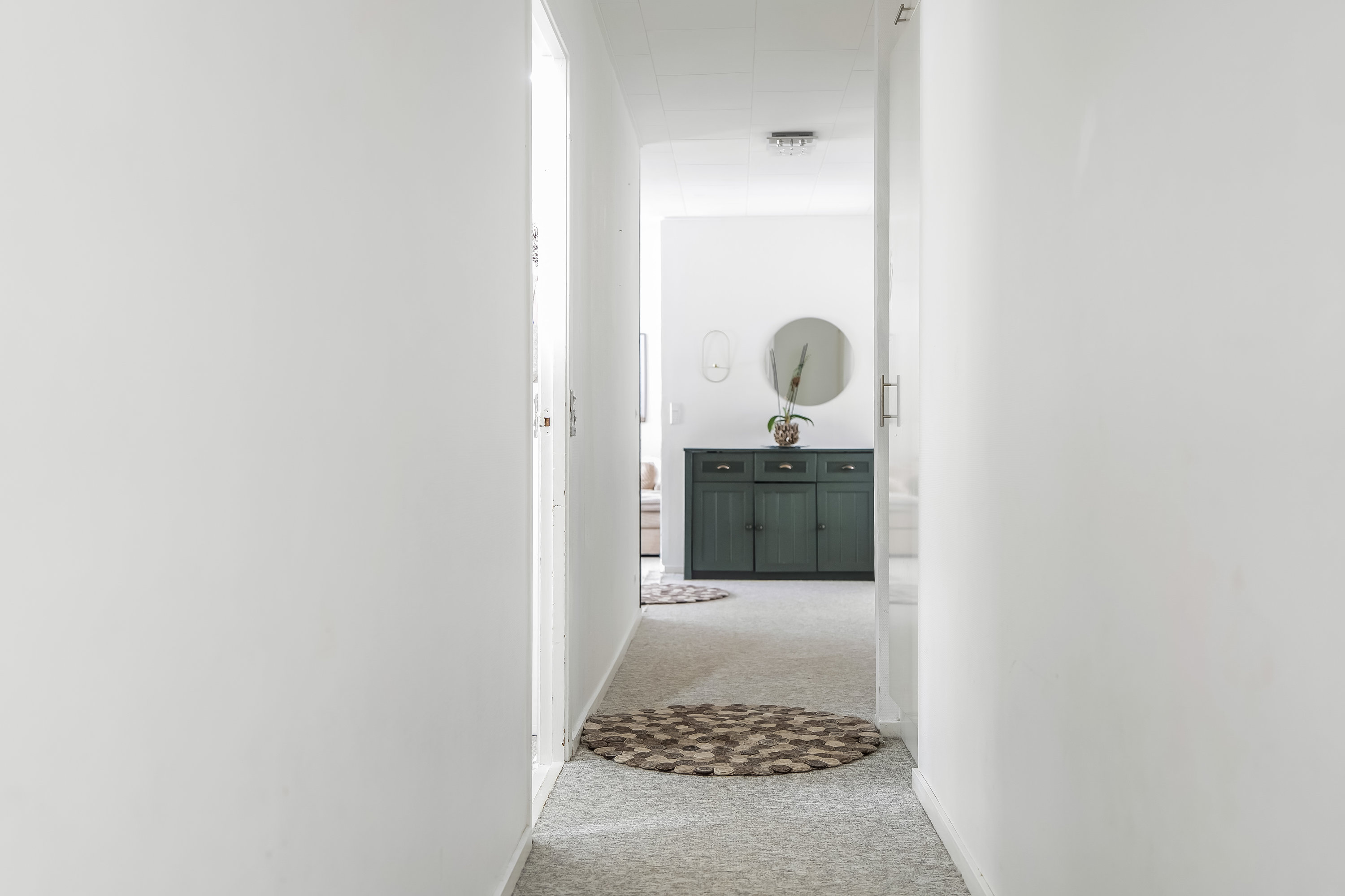 Fremhævet gang billede i fuldskærmstilstand. Billede af Enghavegårdsvej 22, Nørre Herlev, 3400 Hillerød