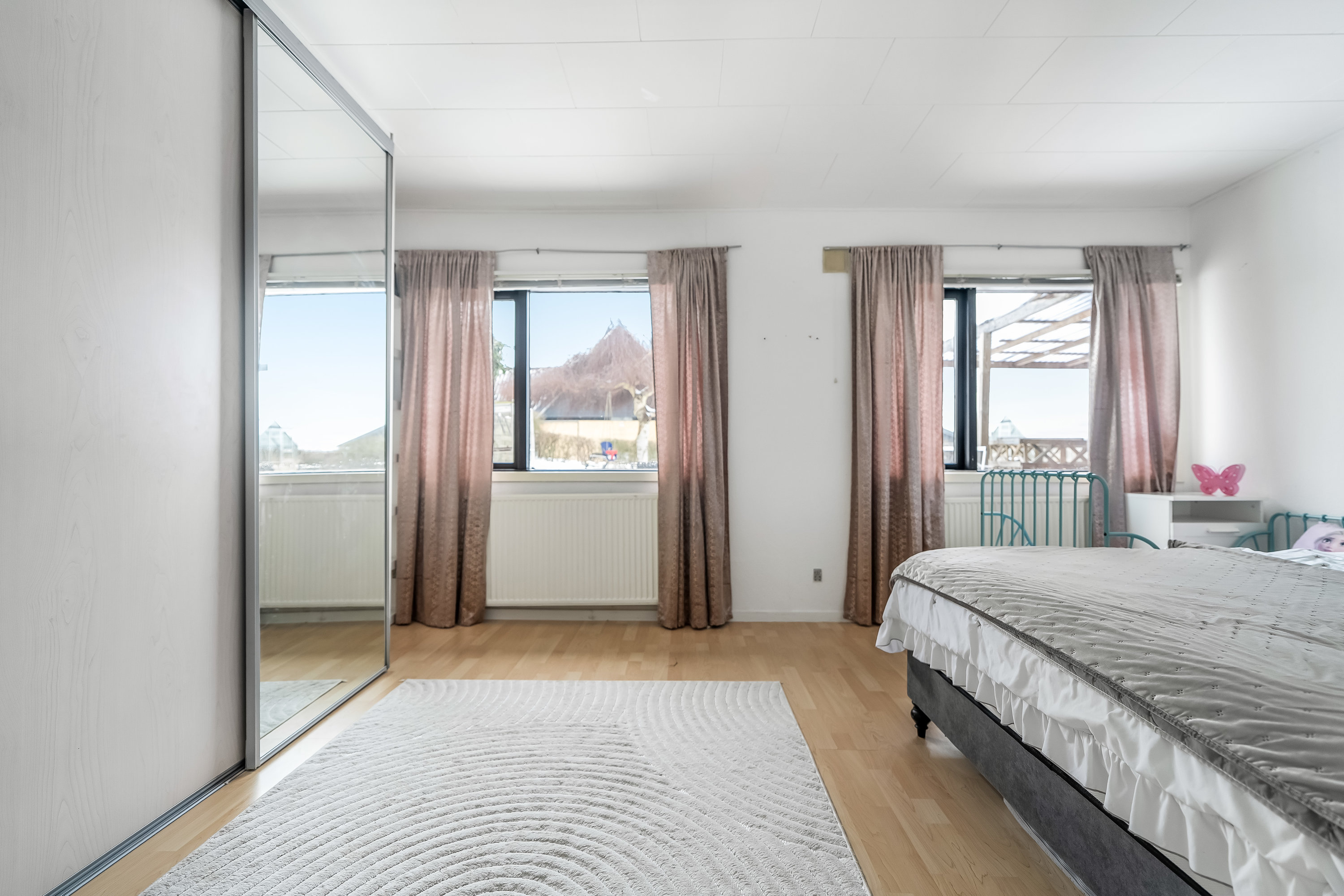 Fremhævet soveværelse billede i fuldskærmstilstand. Billede af Enghavegårdsvej 22, Nørre Herlev, 3400 Hillerød