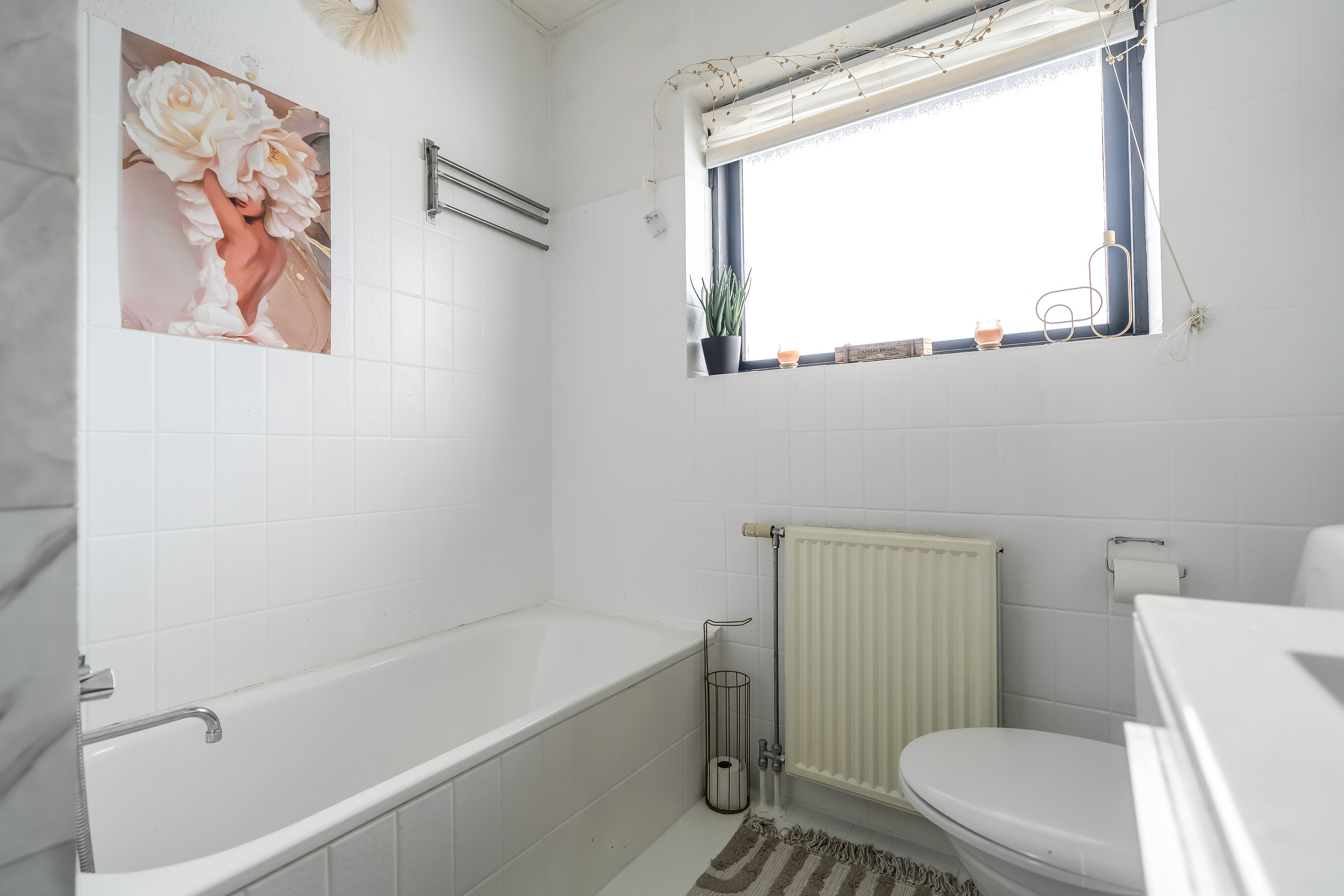 Fremhævet badeværelse billede i fuldskærmstilstand. Billede af Enghavegårdsvej 22, Nørre Herlev, 3400 Hillerød