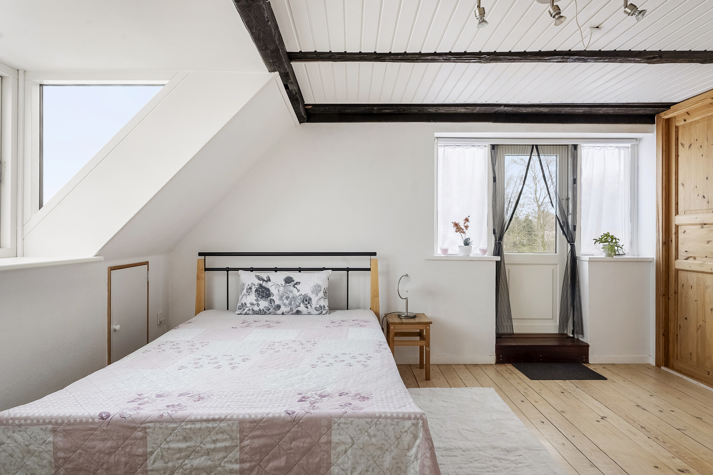 Fremhævet soveværelse billede i fuldskærmstilstand. Billede af Kraghøjvej 10, Skjold, 7130 Juelsminde