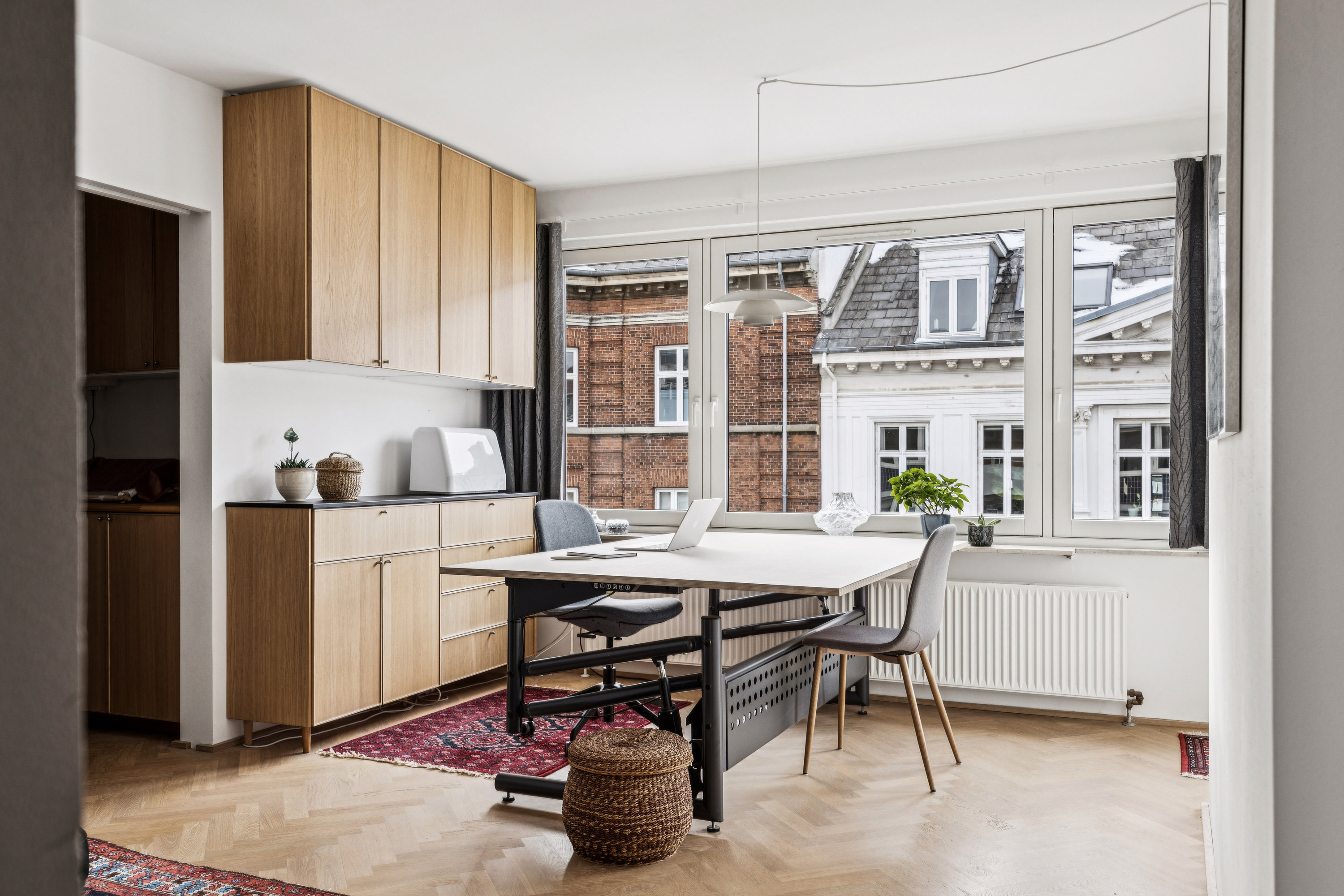 Fremhævet stue billede i fuldskærmstilstand. Billede af Bianco Lunos Alle 8, 4. th., 1868 Frederiksberg C