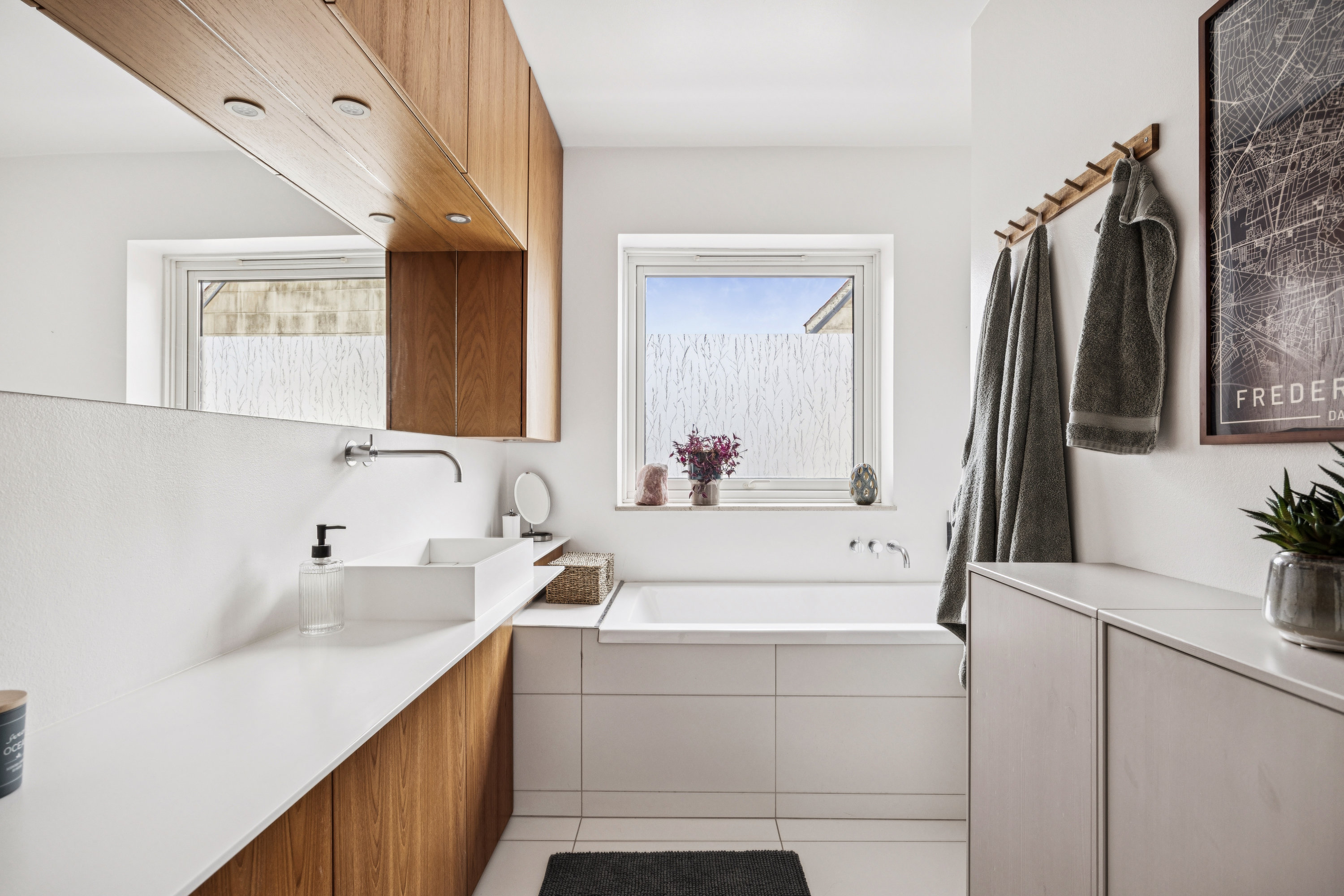 Fremhævet badeværelse billede i fuldskærmstilstand. Billede af Bianco Lunos Alle 8, 4. th., 1868 Frederiksberg C