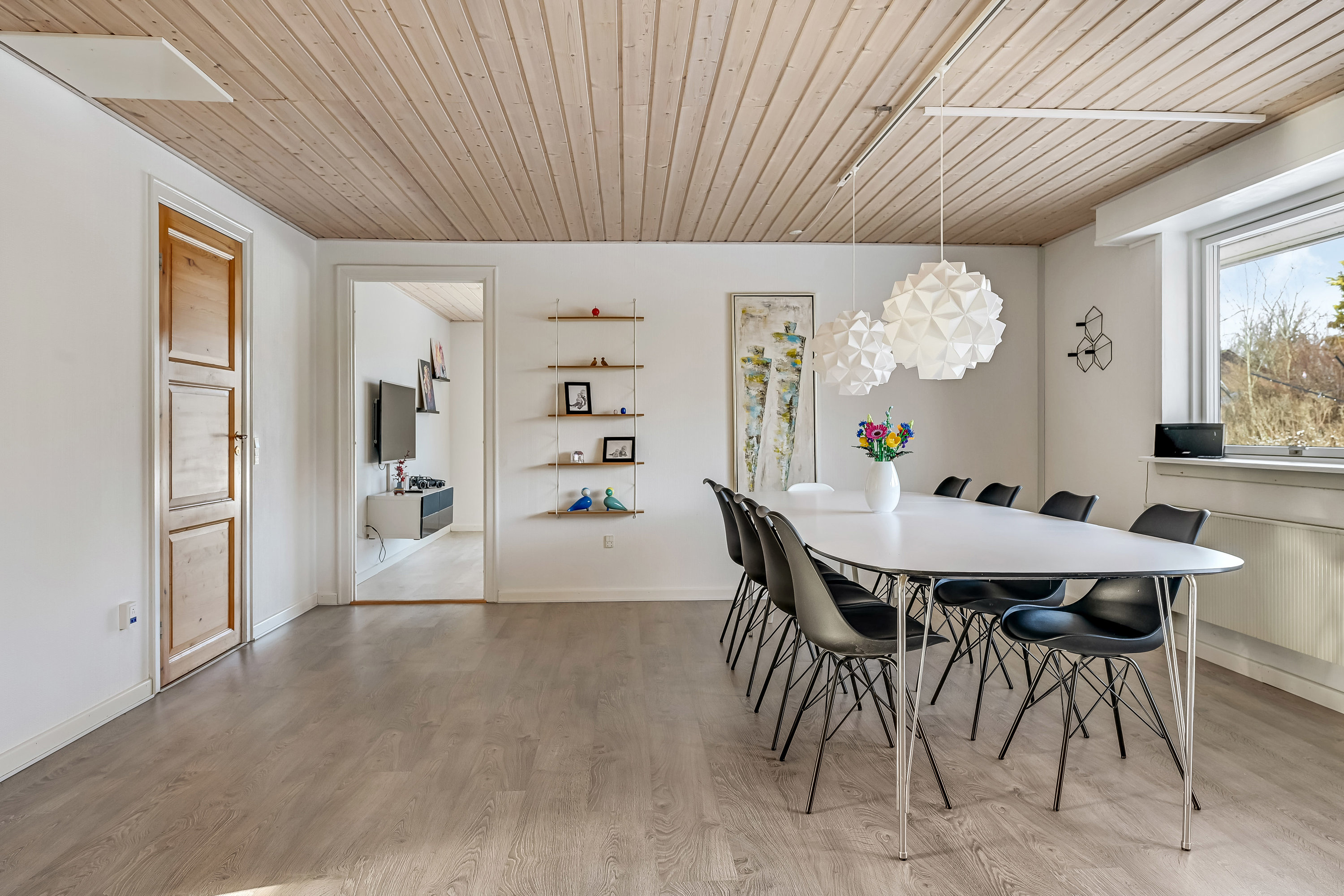 Fremhævet stue billede i fuldskærmstilstand. Billede af Sønderkær 242, 7190 Billund