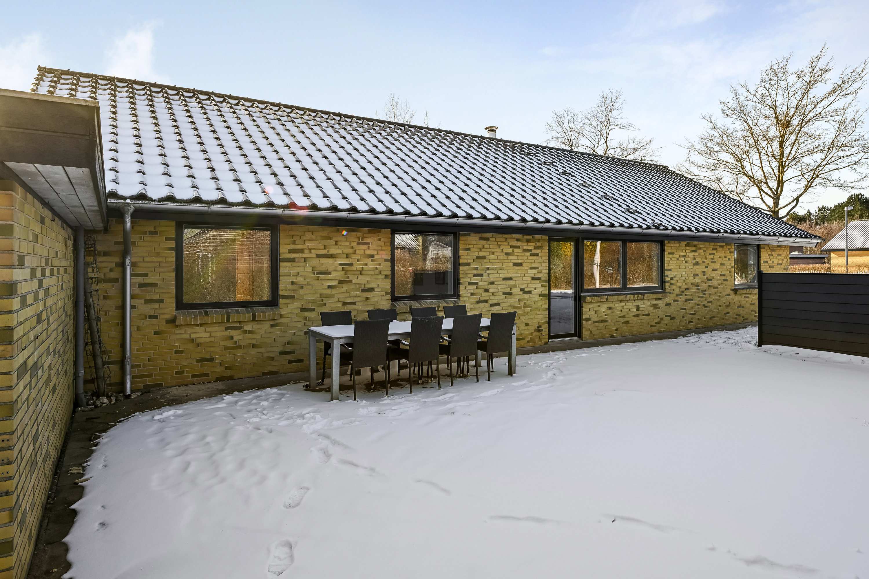 Fremhævet terrasse billede i fuldskærmstilstand. Billede af Sønderkær 242, 7190 Billund