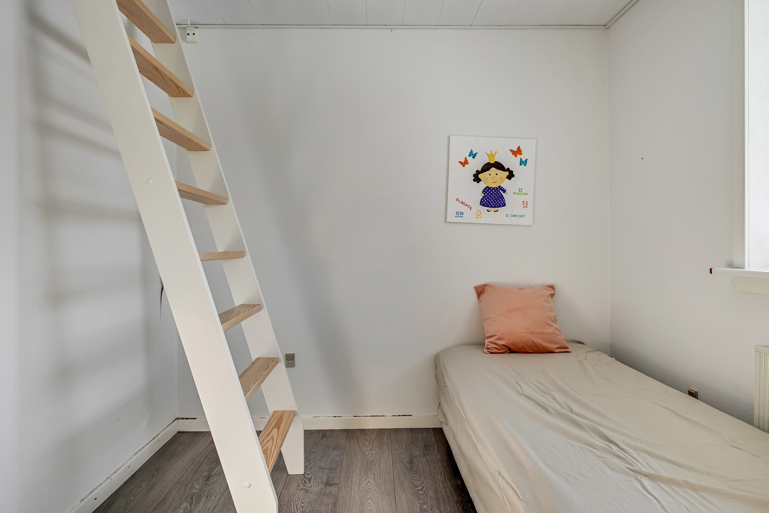 Fremhævet værelse billede i fuldskærmstilstand. Billede af Sønderkær 242, 7190 Billund