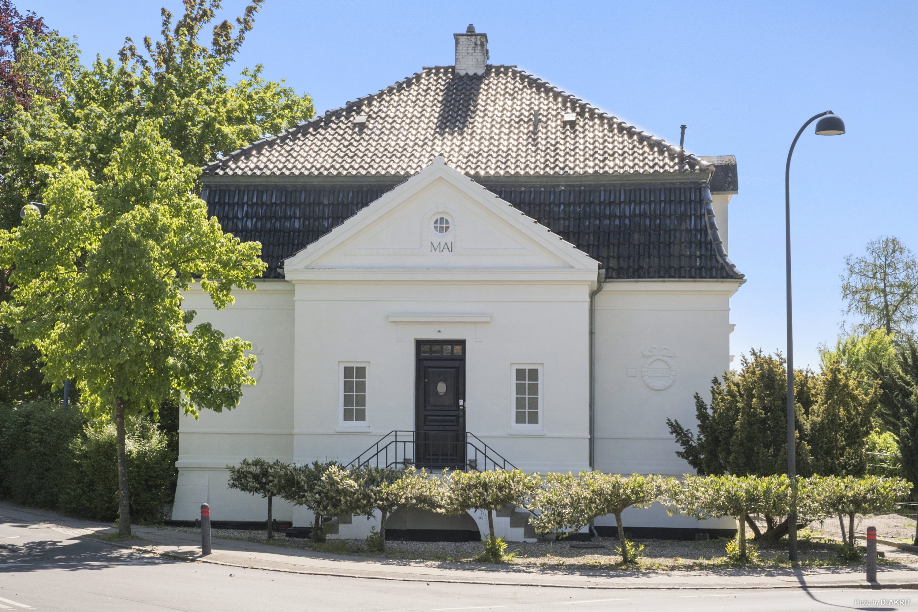 Fremhævet ejendommen billede i fuldskærmstilstand. Billede af Dronninggårds Alle 11, 2840 Holte