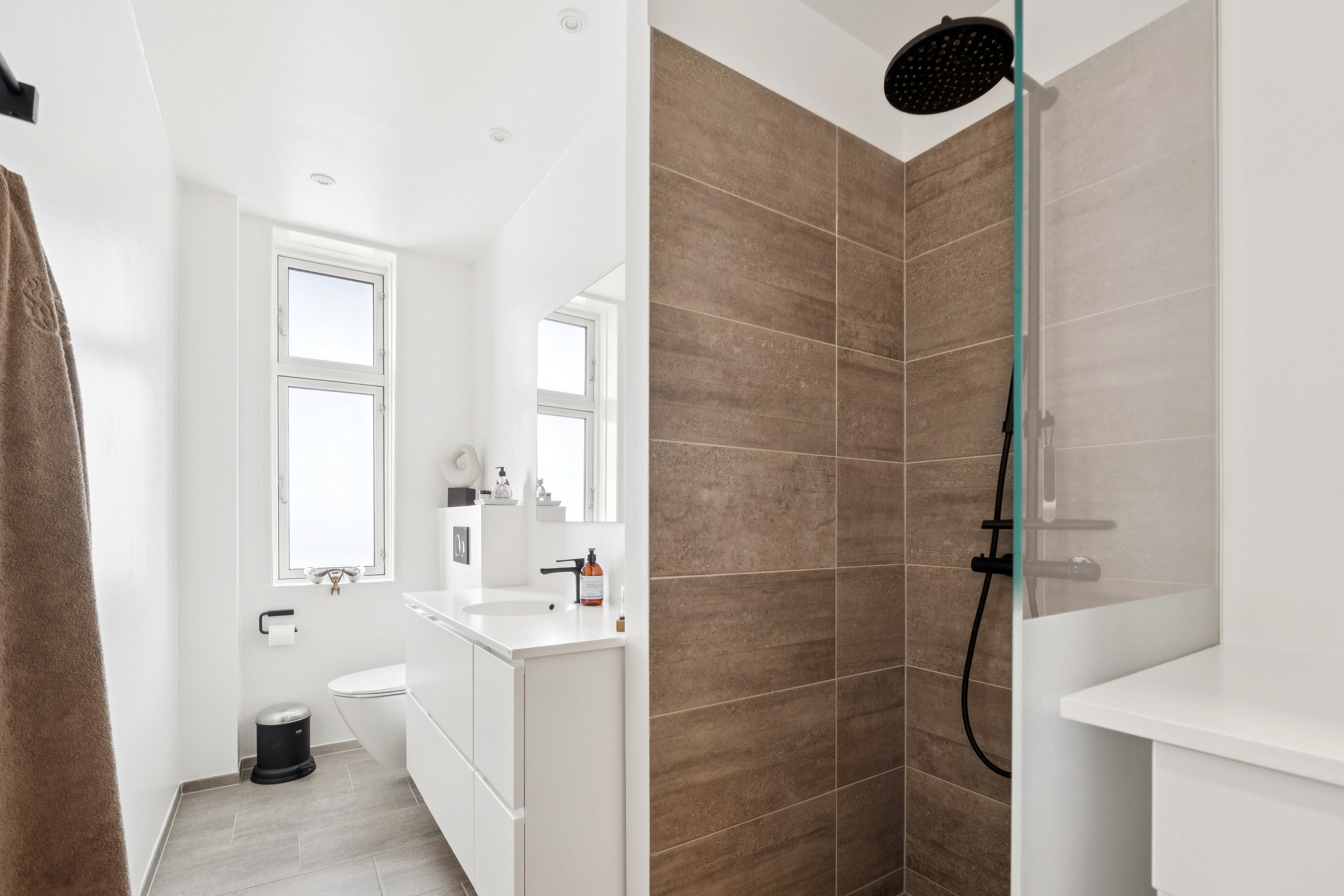 Fremhævet badeværelse billede i fuldskærmstilstand. Billede af Søndergade 20A, 2., 8600 Silkeborg