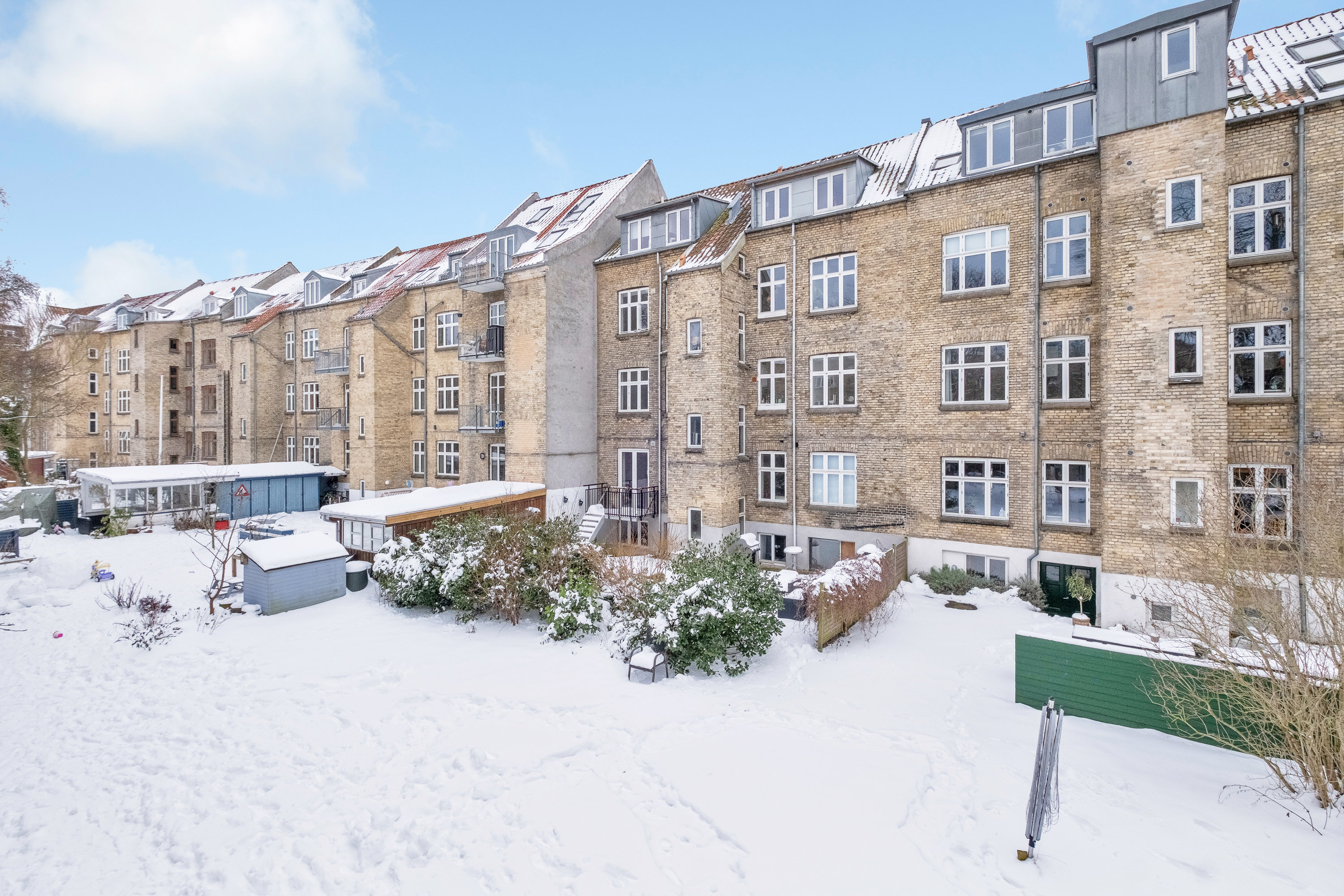 Fremhævet bag facade billede i fuldskærmstilstand. Billede af Hedemannsgade 14, st.. th., 8000 Aarhus C