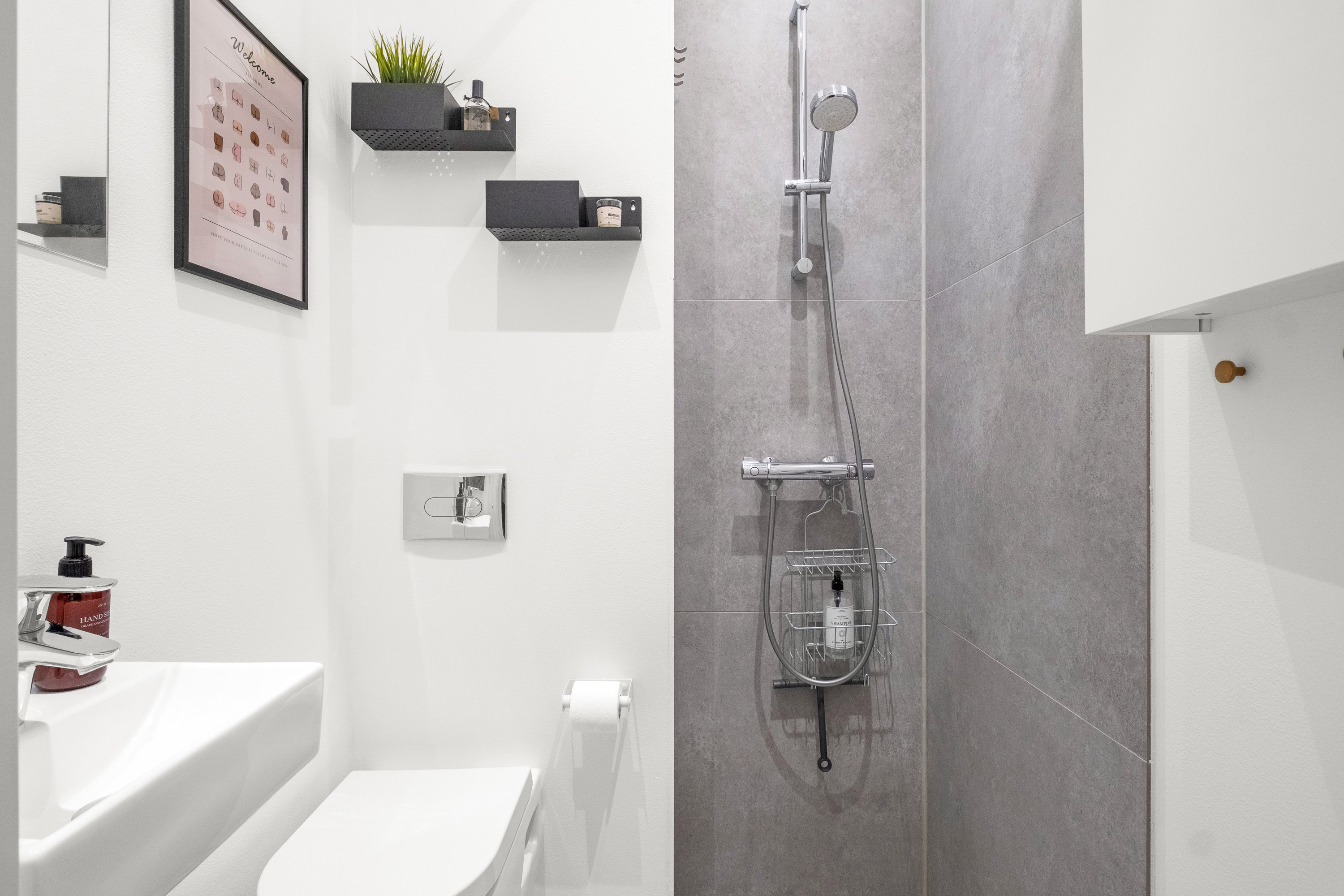 Fremhævet badeværelse billede i fuldskærmstilstand. Billede af Hedemannsgade 14, st.. th., 8000 Aarhus C