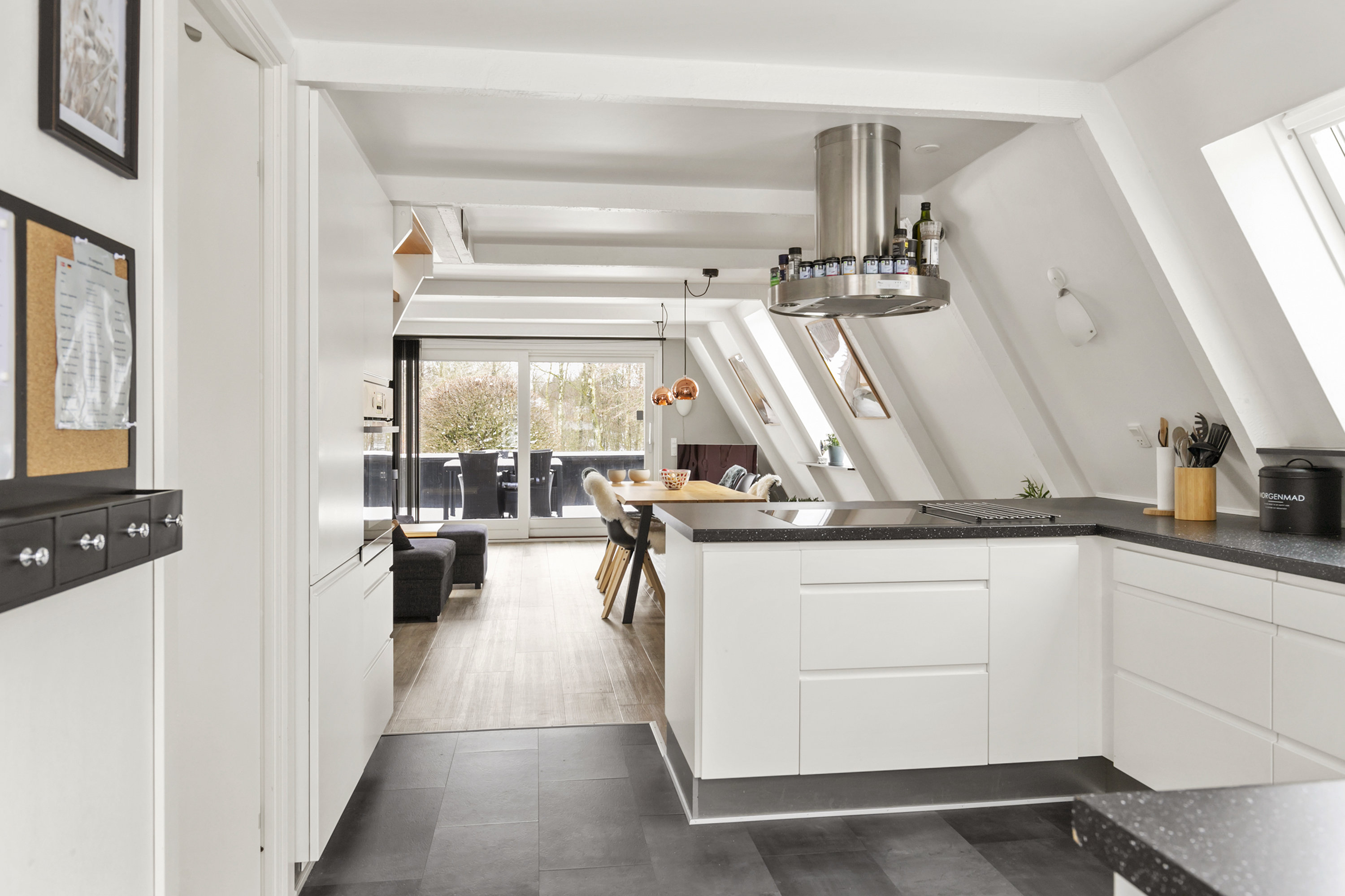 Fremhævet køkken billede i fuldskærmstilstand. Billede af Golfsvinget 59, Gatten, 9640 Farsø