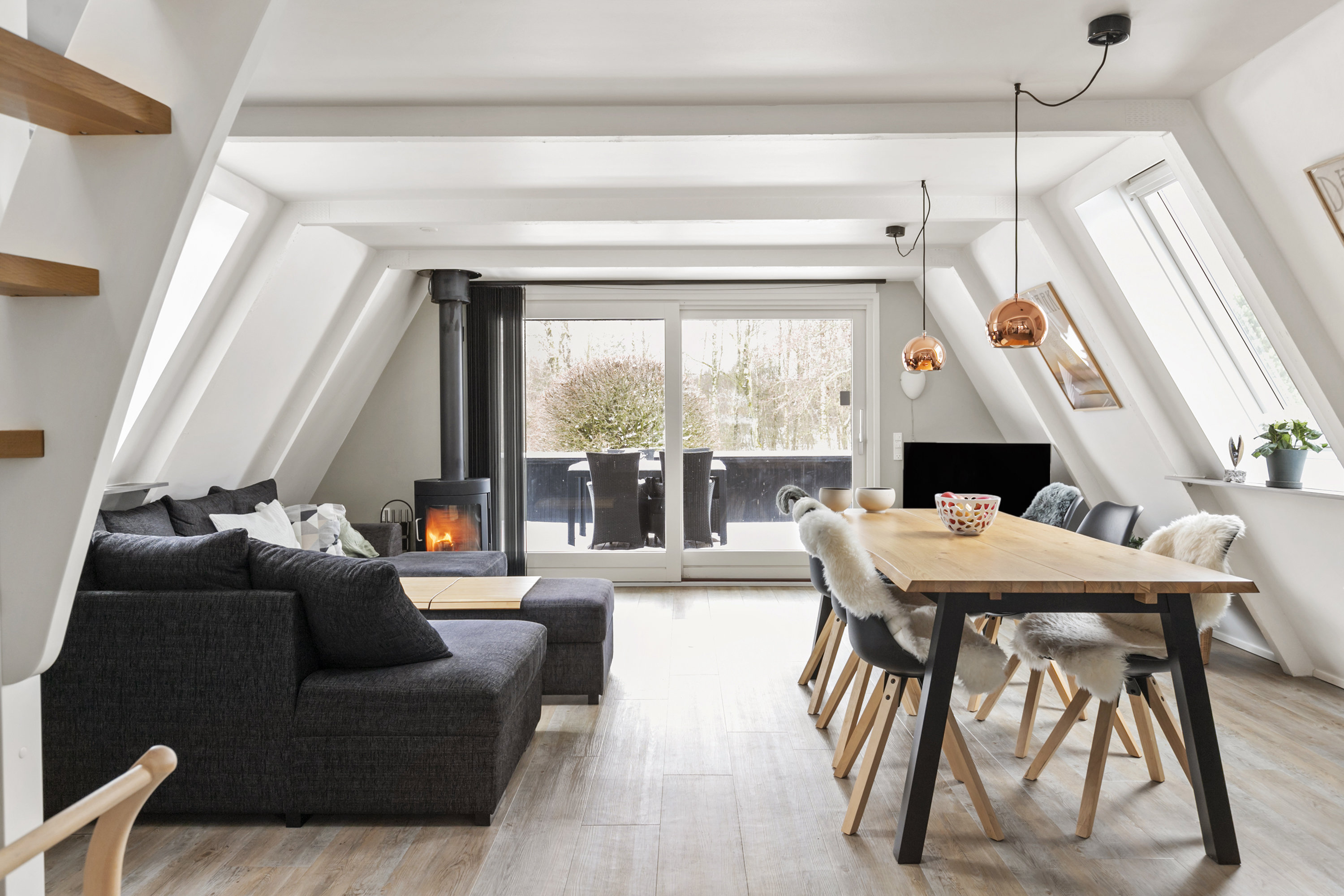 Fremhævet stue billede i fuldskærmstilstand. Billede af Golfsvinget 59, Gatten, 9640 Farsø