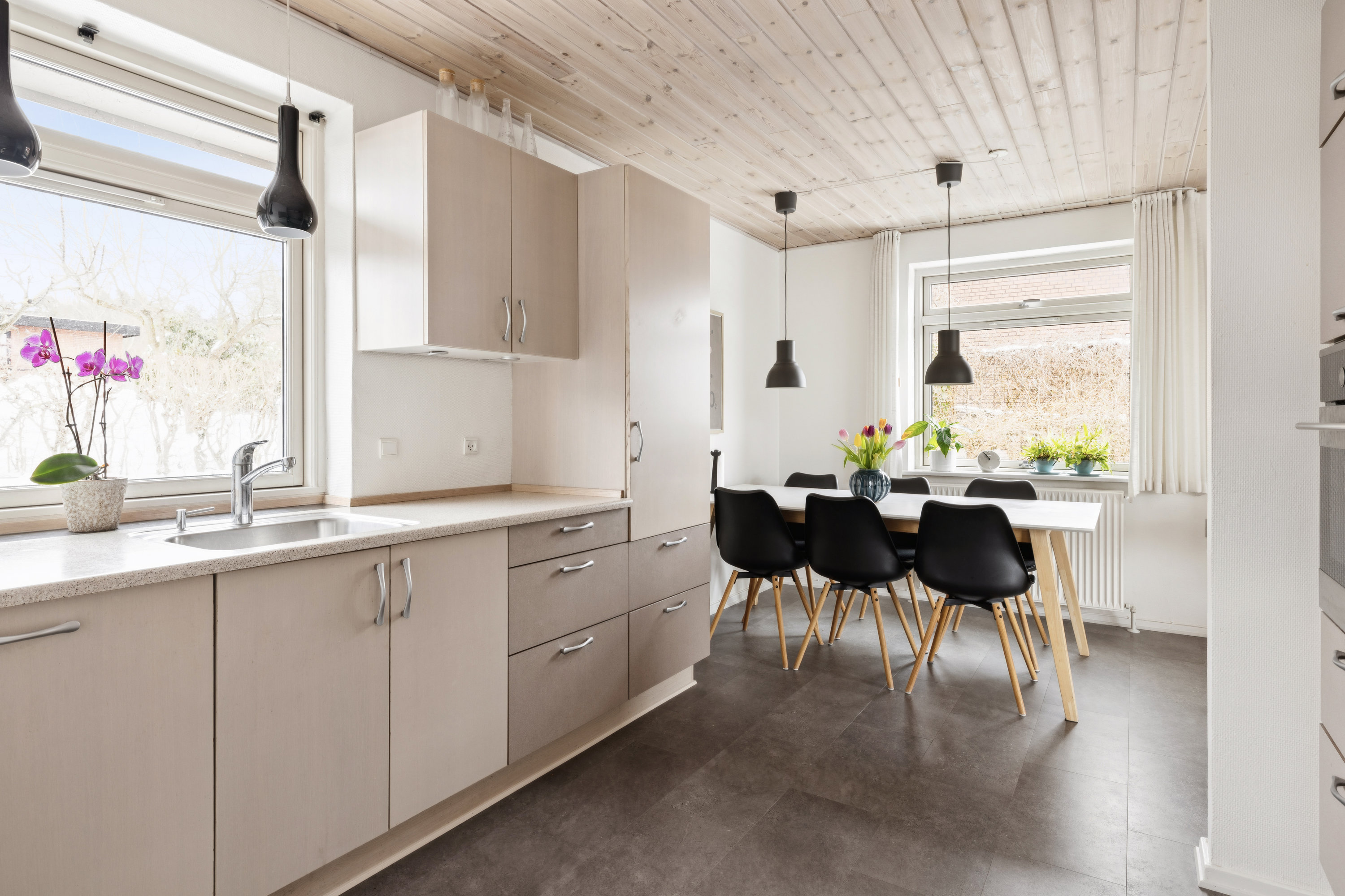 Fremhævet køkken billede i fuldskærmstilstand. Billede af Ingstrupvej 39, Rødding, 8830 Tjele