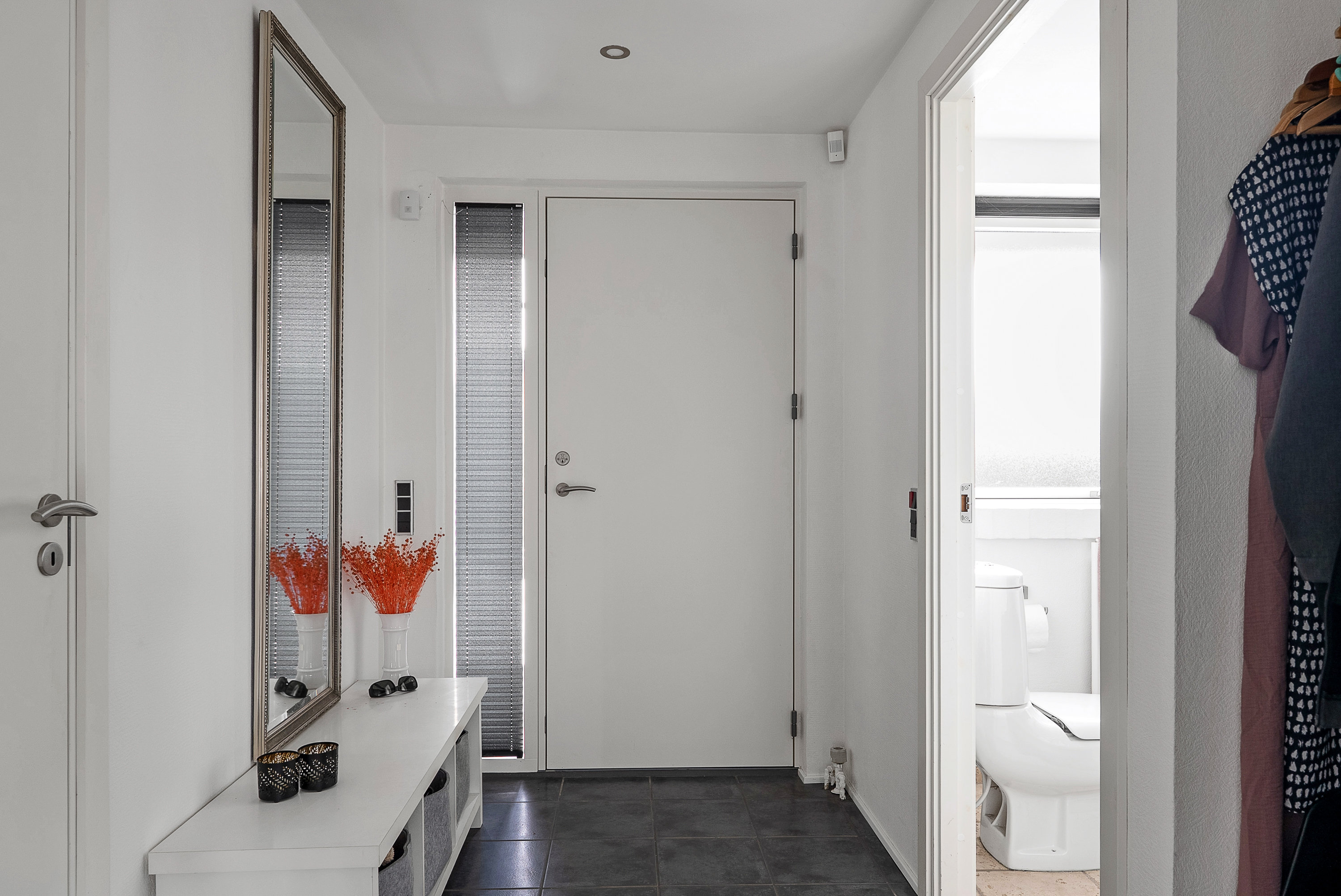 Fremhævet gang billede i fuldskærmstilstand. Billede af Mariehønevænget 12, Hjallese, 5260 Odense S