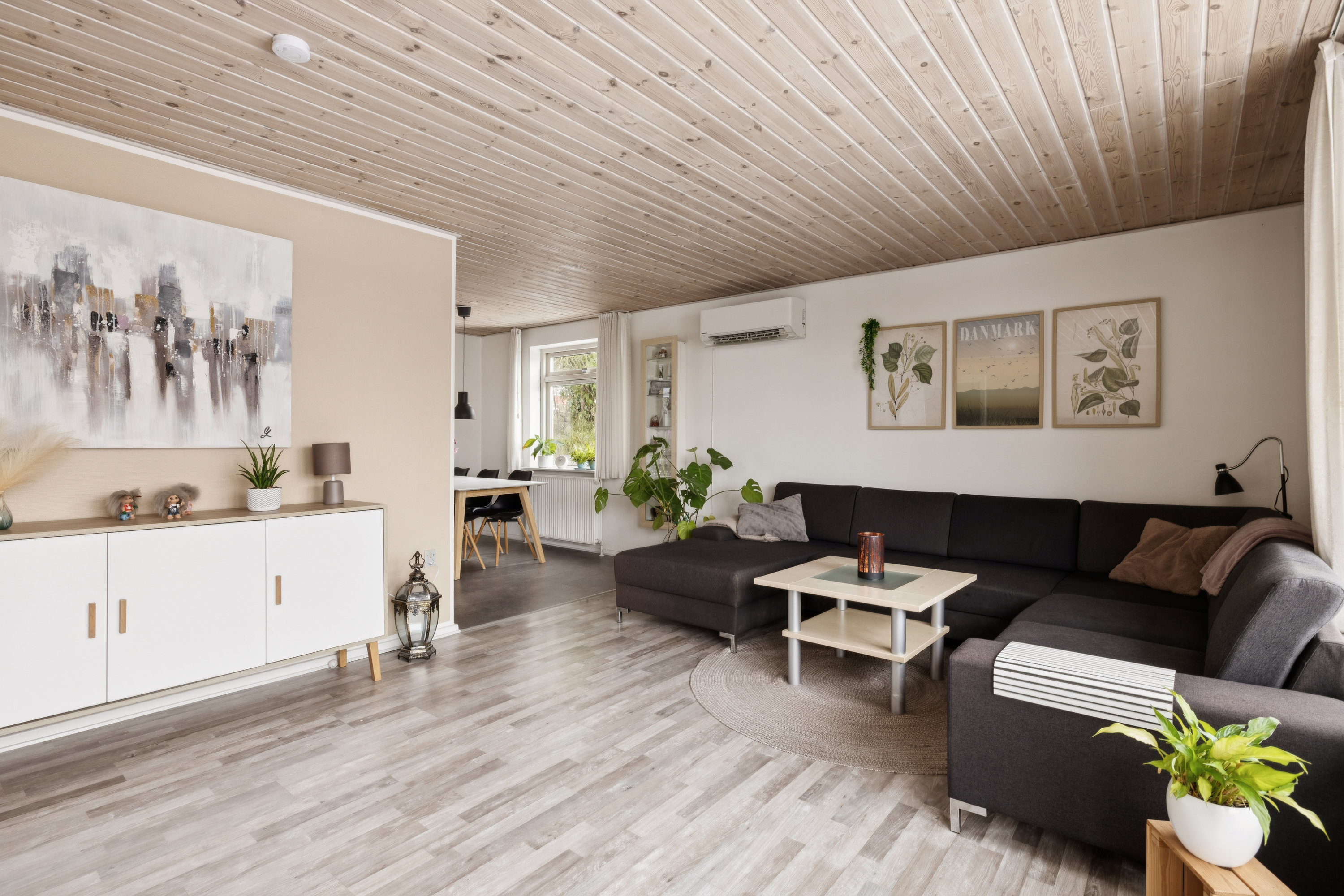 Fremhævet stue billede i fuldskærmstilstand. Billede af Ingstrupvej 39, Rødding, 8830 Tjele