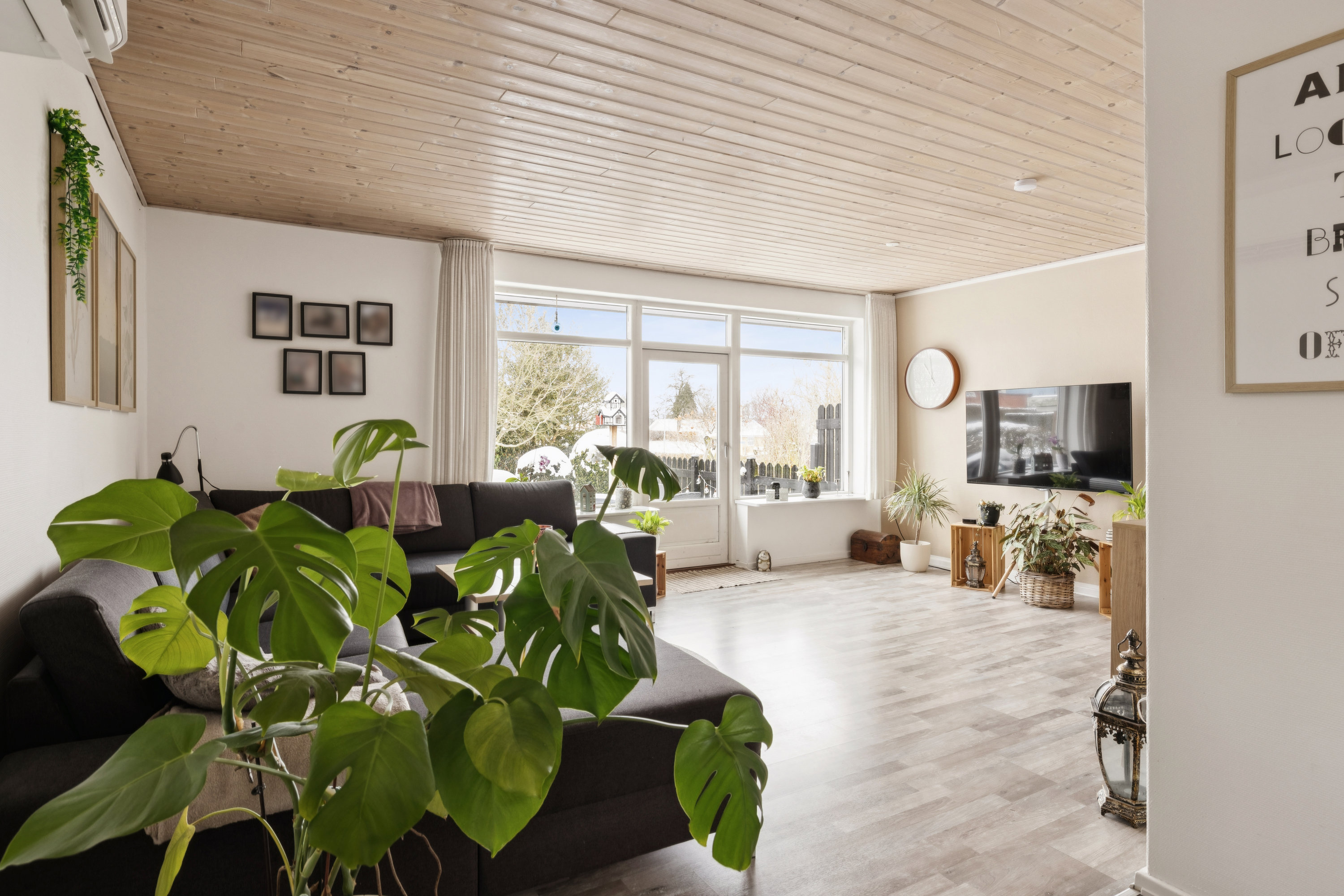 Fremhævet stue billede i fuldskærmstilstand. Billede af Ingstrupvej 39, Rødding, 8830 Tjele