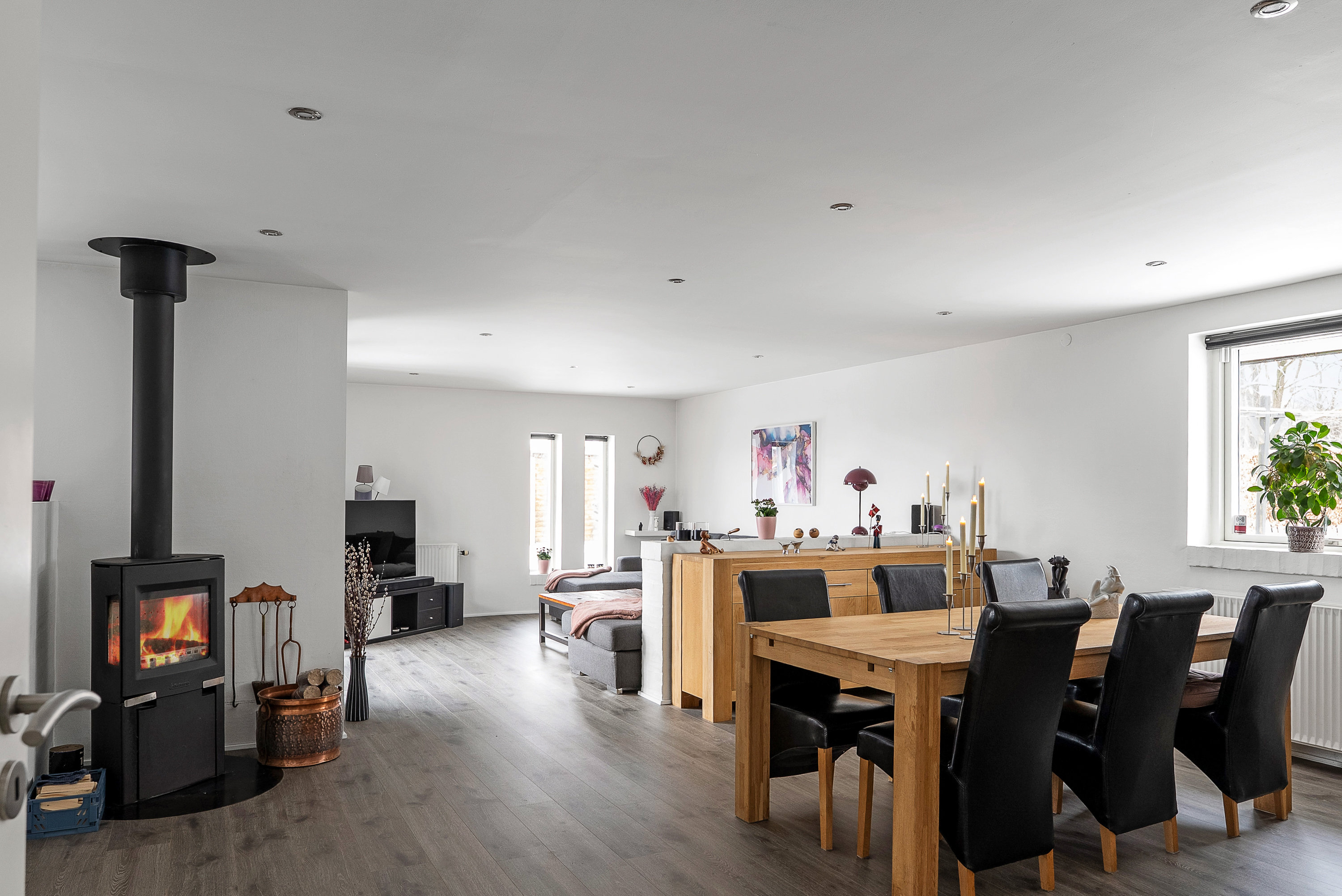 Fremhævet stue billede i fuldskærmstilstand. Billede af Mariehønevænget 12, Hjallese, 5260 Odense S