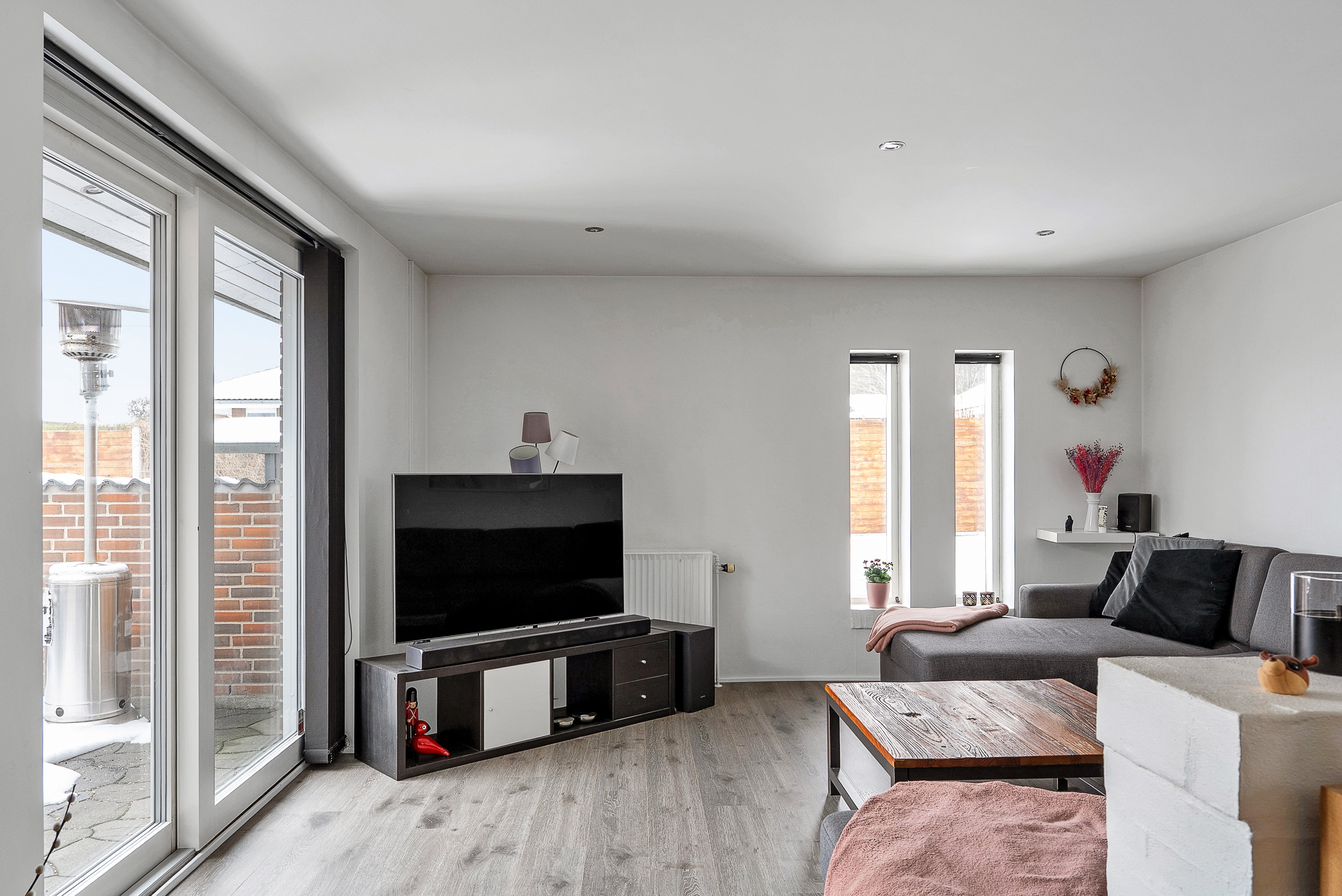 Fremhævet stue billede i fuldskærmstilstand. Billede af Mariehønevænget 12, Hjallese, 5260 Odense S