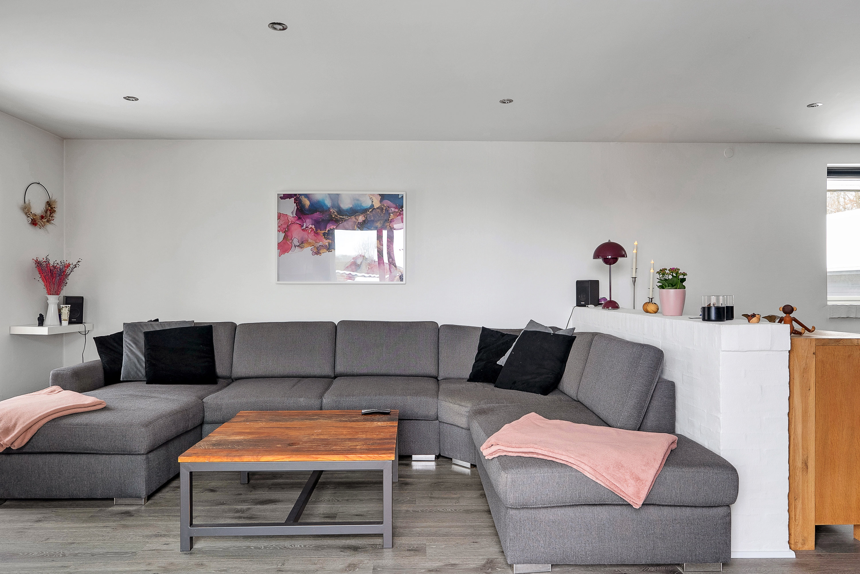 Fremhævet stue billede i fuldskærmstilstand. Billede af Mariehønevænget 12, Hjallese, 5260 Odense S