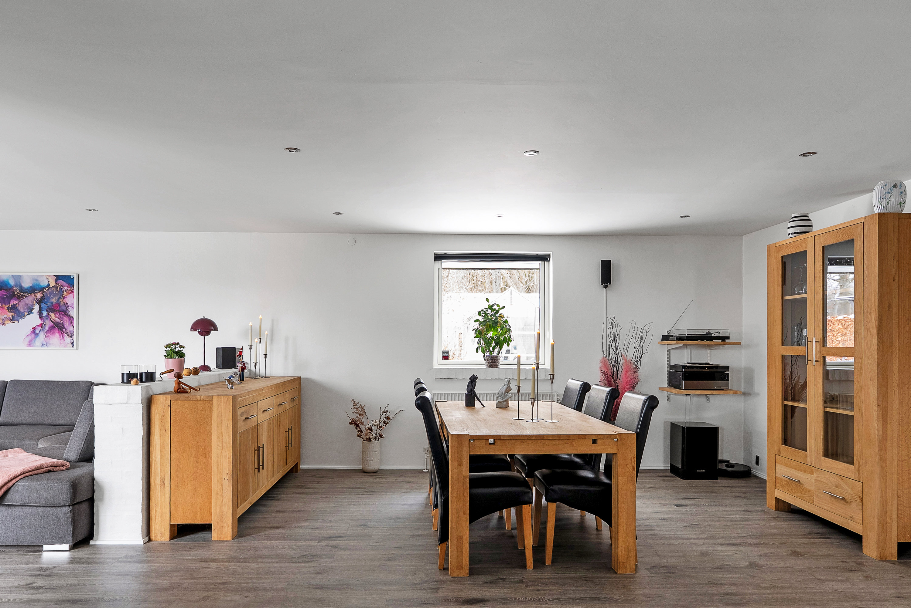 Fremhævet stue billede i fuldskærmstilstand. Billede af Mariehønevænget 12, Hjallese, 5260 Odense S