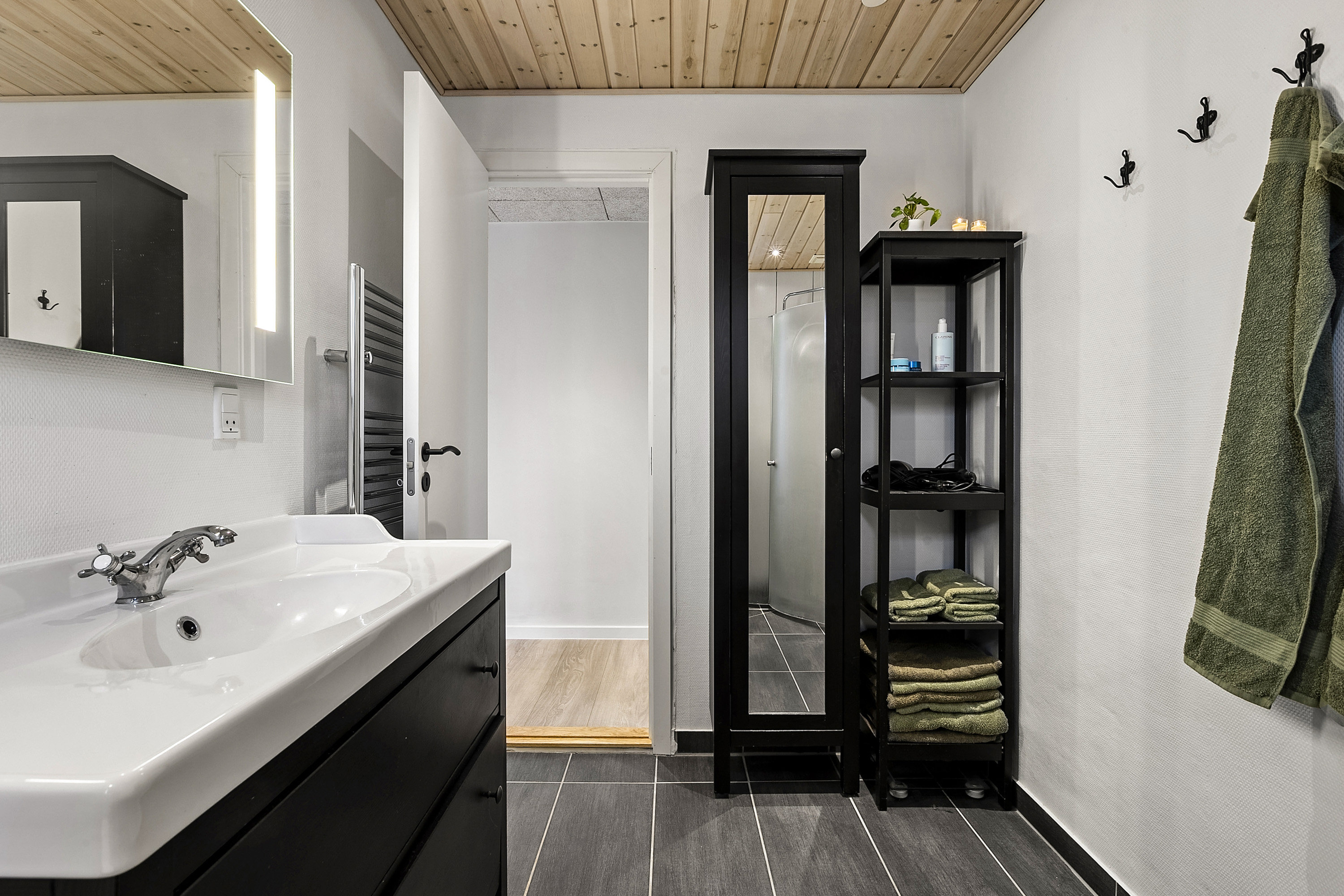 Fremhævet badeværelse billede i fuldskærmstilstand. Billede af Nørager 4, 6230 Rødekro