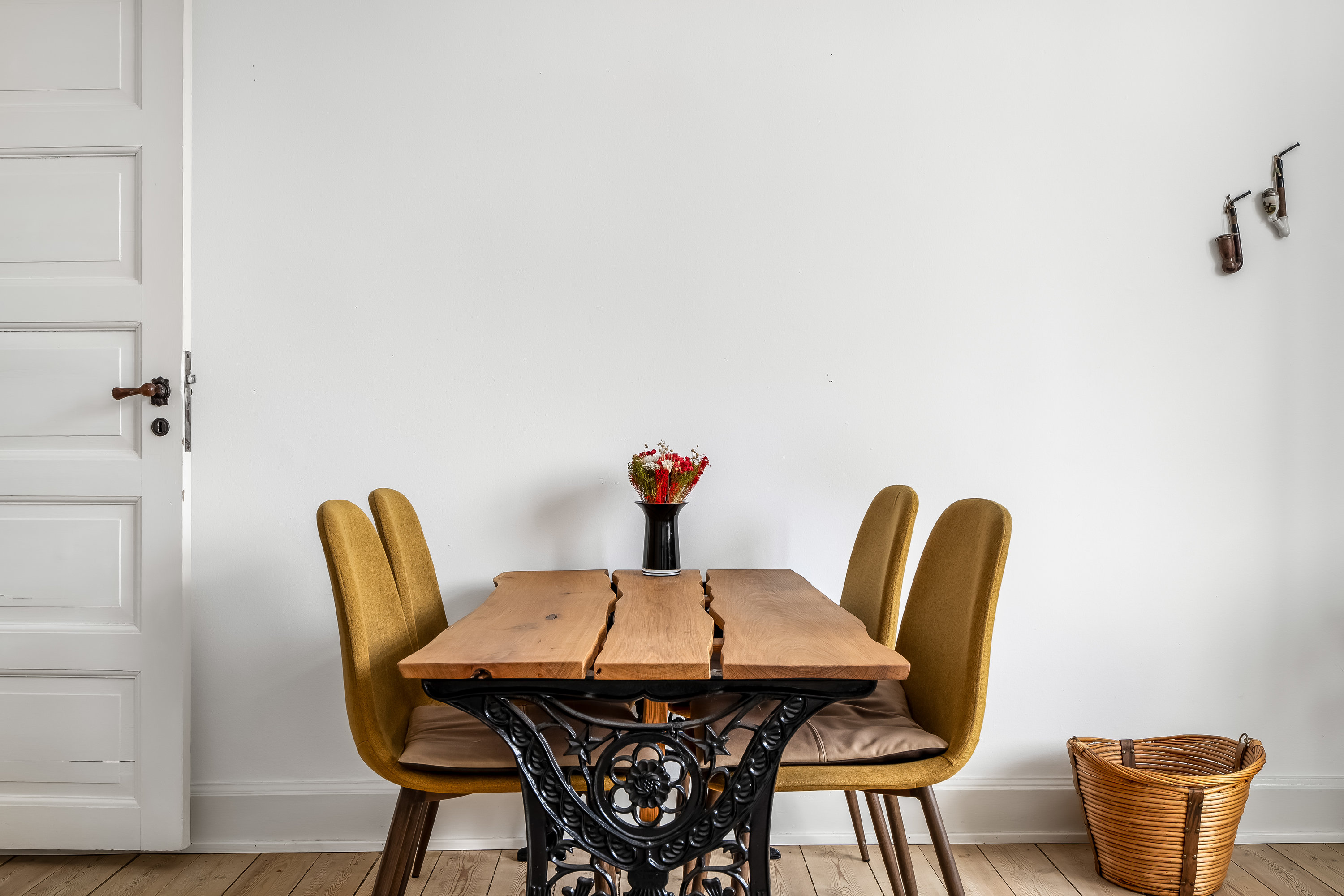 Fremhævet stue billede i fuldskærmstilstand. Billede af Hansensvej 18, st.. th., 3400 Hillerød