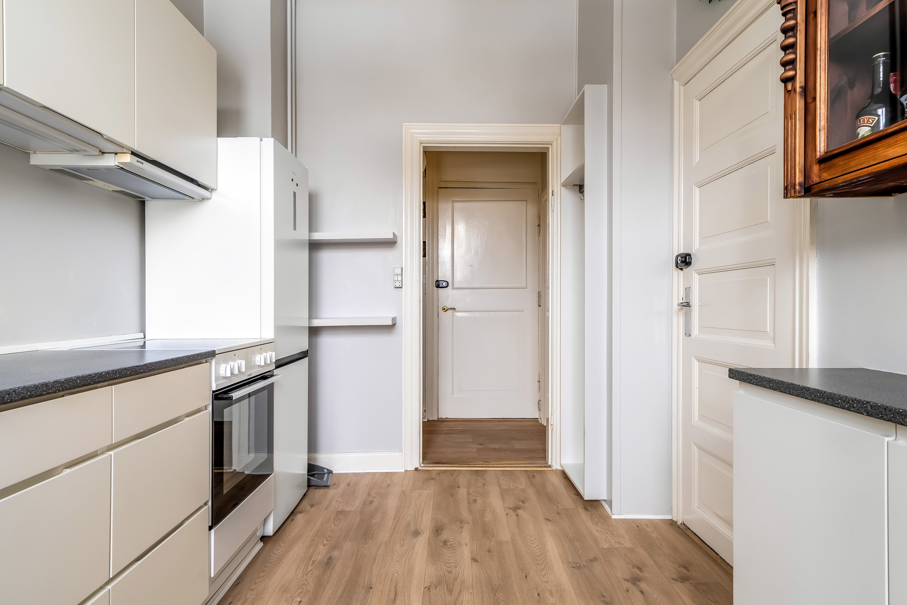 Fremhævet køkken billede i fuldskærmstilstand. Billede af Hansensvej 18, st.. th., 3400 Hillerød