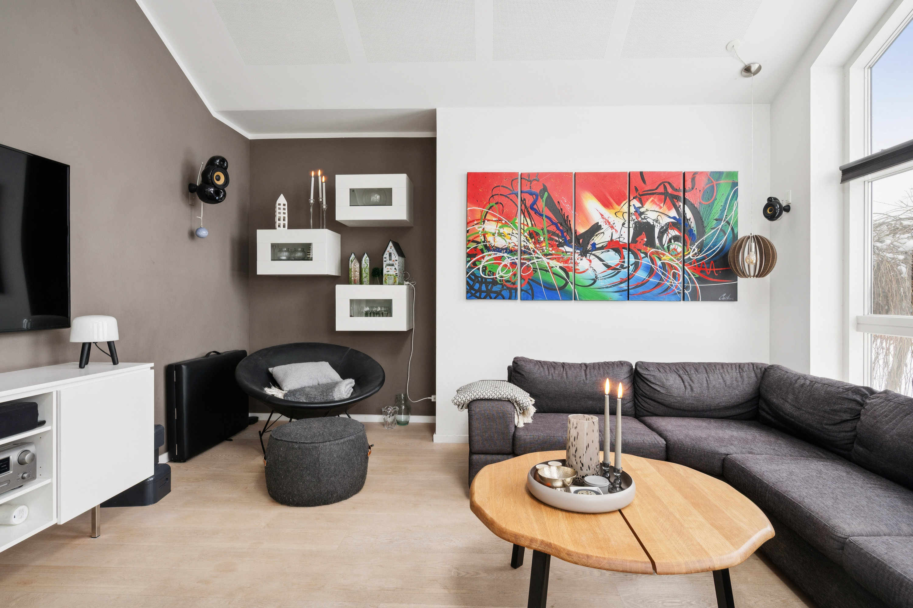 Fremhævet stue billede i fuldskærmstilstand. Billede af Ravskærvej 46, Søften, 8382 Hinnerup