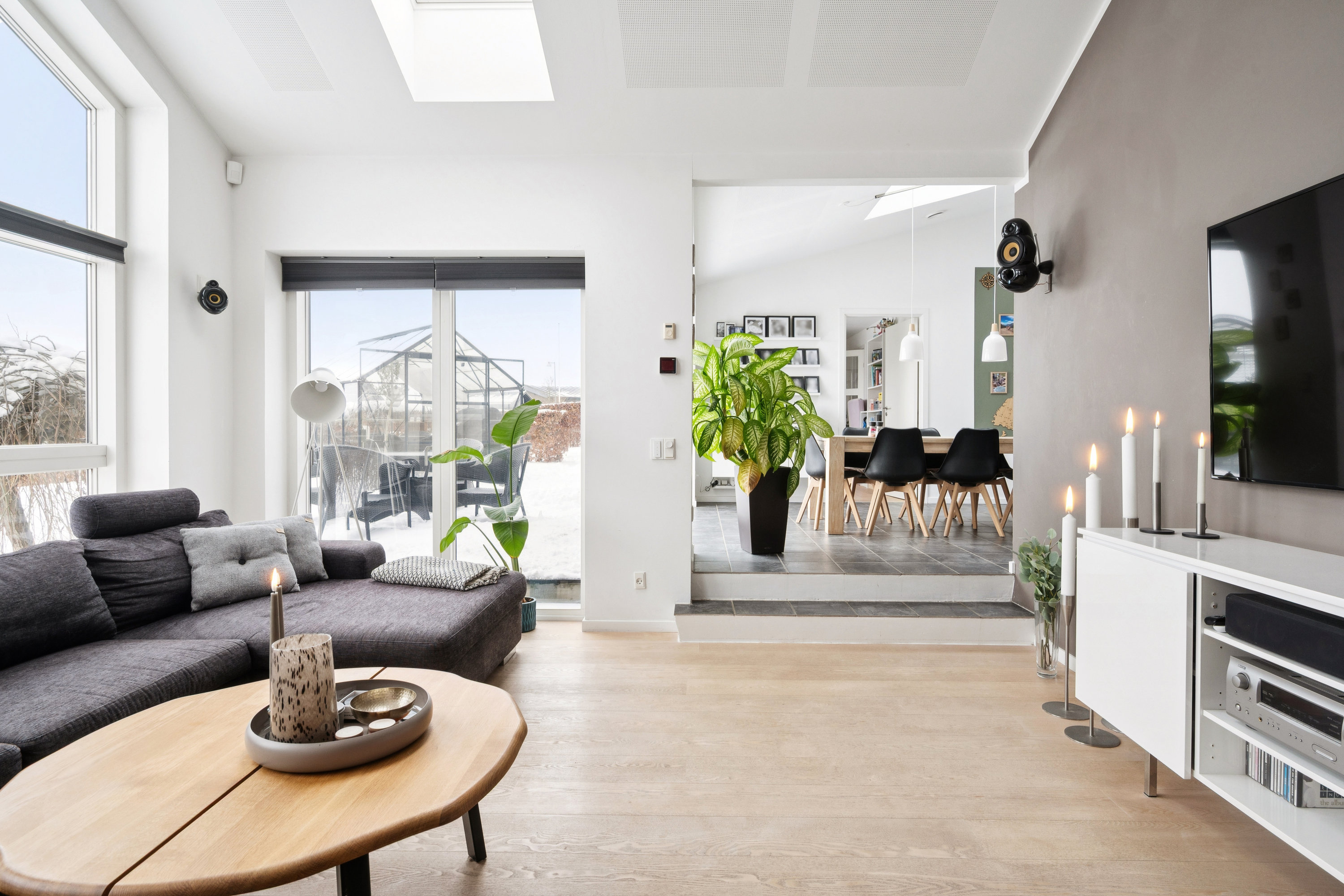 Fremhævet stue billede i fuldskærmstilstand. Billede af Ravskærvej 46, Søften, 8382 Hinnerup