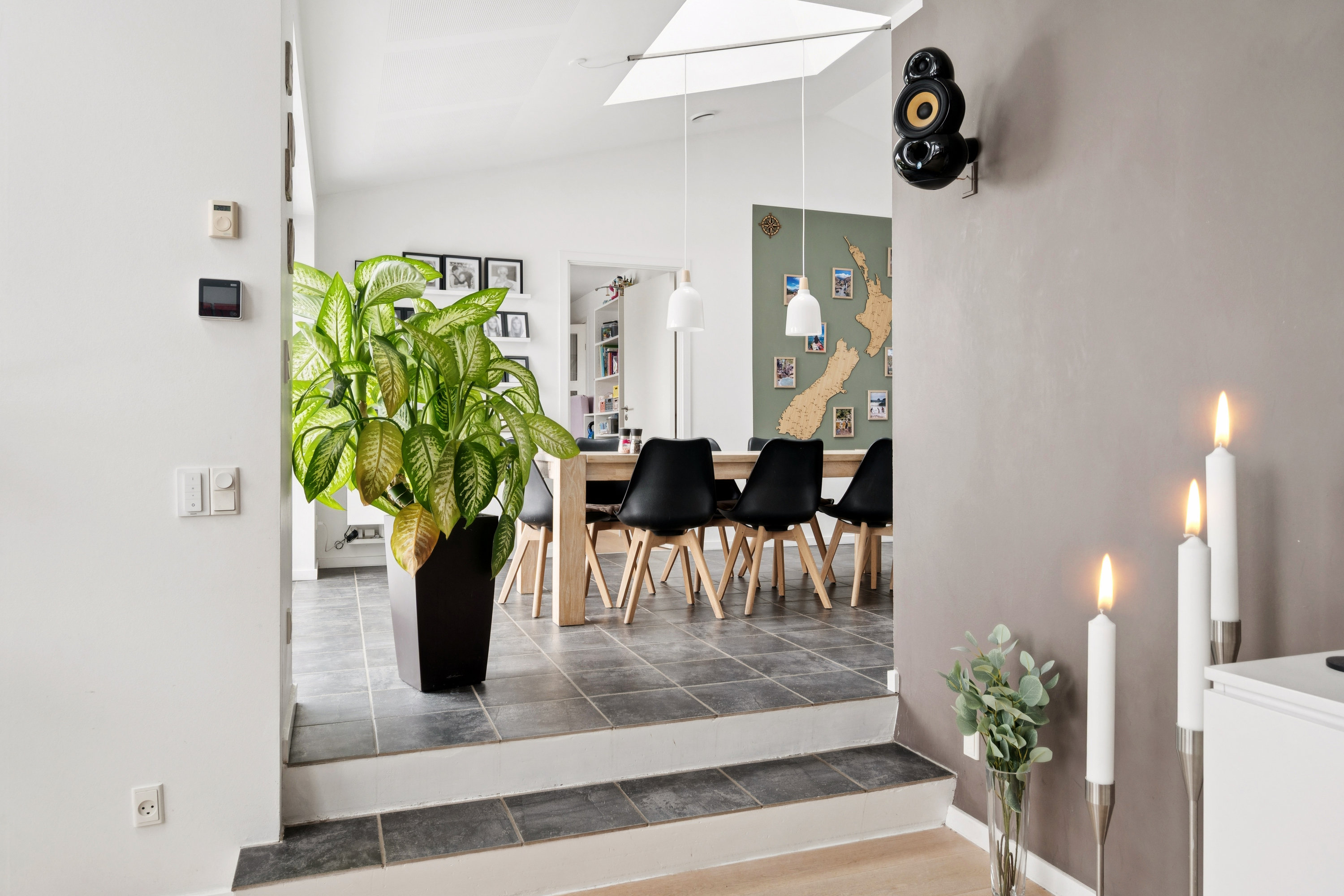 Fremhævet gang billede i fuldskærmstilstand. Billede af Ravskærvej 46, Søften, 8382 Hinnerup