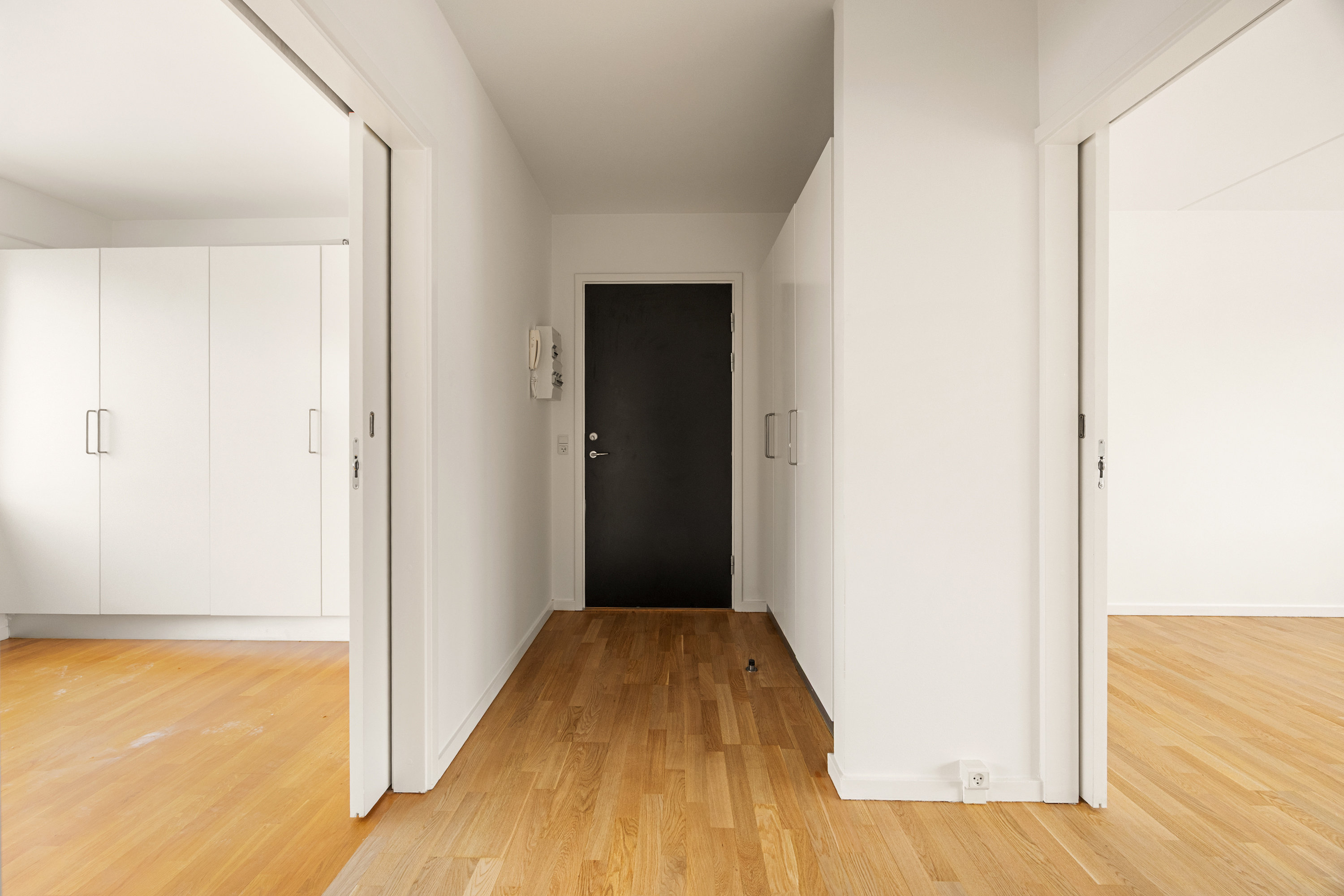 Fremhævet fordelingsgang billede i fuldskærmstilstand. Billede af Gråspurvevej 55, 3. 1., 2400 København NV