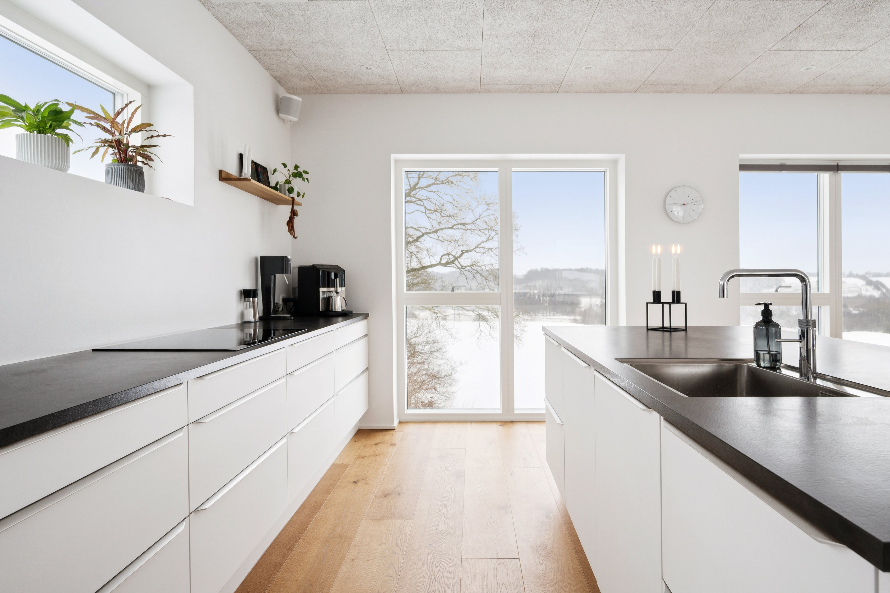 Fremhævet køkken billede i fuldskærmstilstand. Billede af Haarbakken 24, 8382 Hinnerup