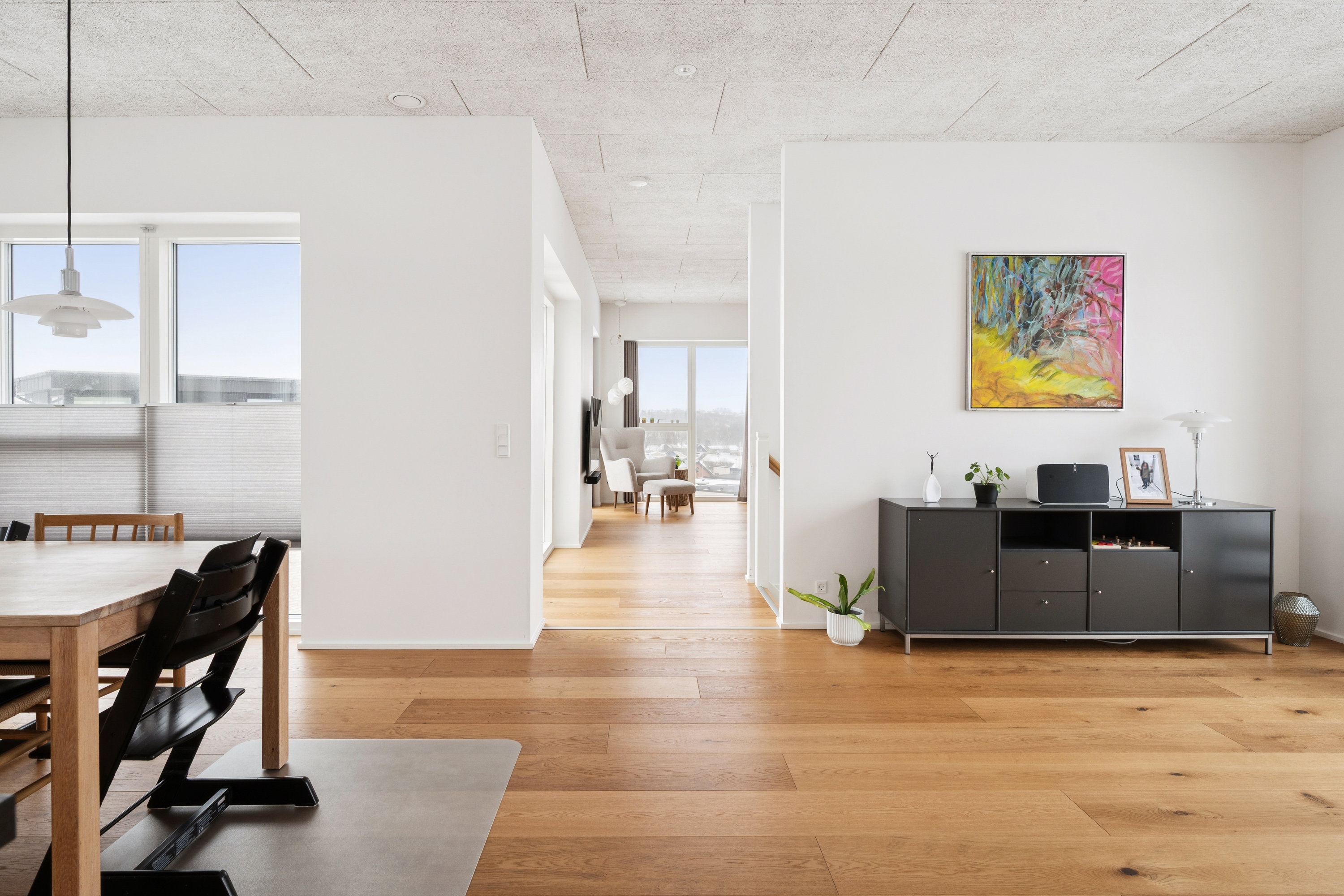 Fremhævet stue billede i fuldskærmstilstand. Billede af Haarbakken 24, 8382 Hinnerup