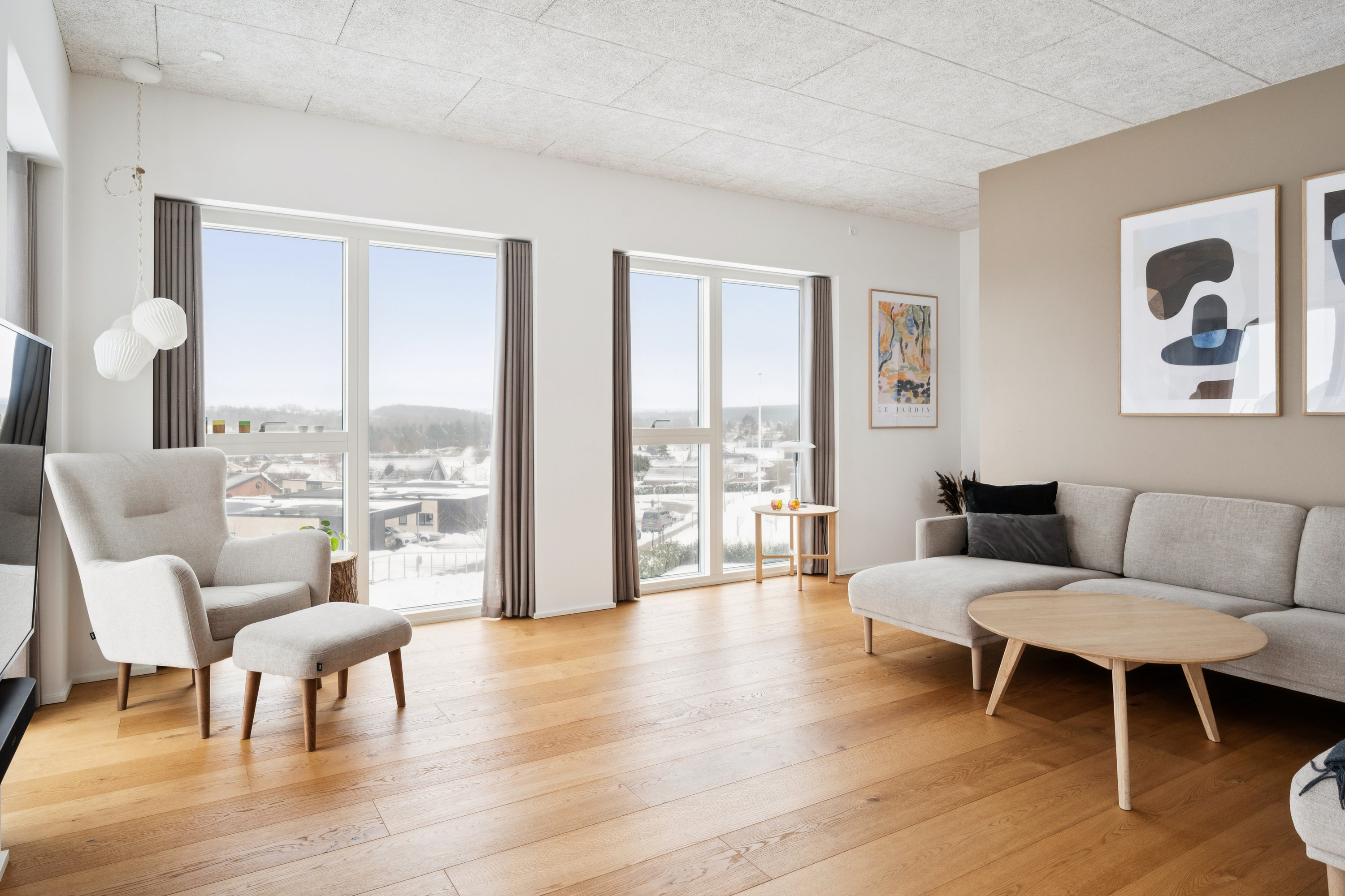 Fremhævet stue billede i fuldskærmstilstand. Billede af Haarbakken 24, 8382 Hinnerup